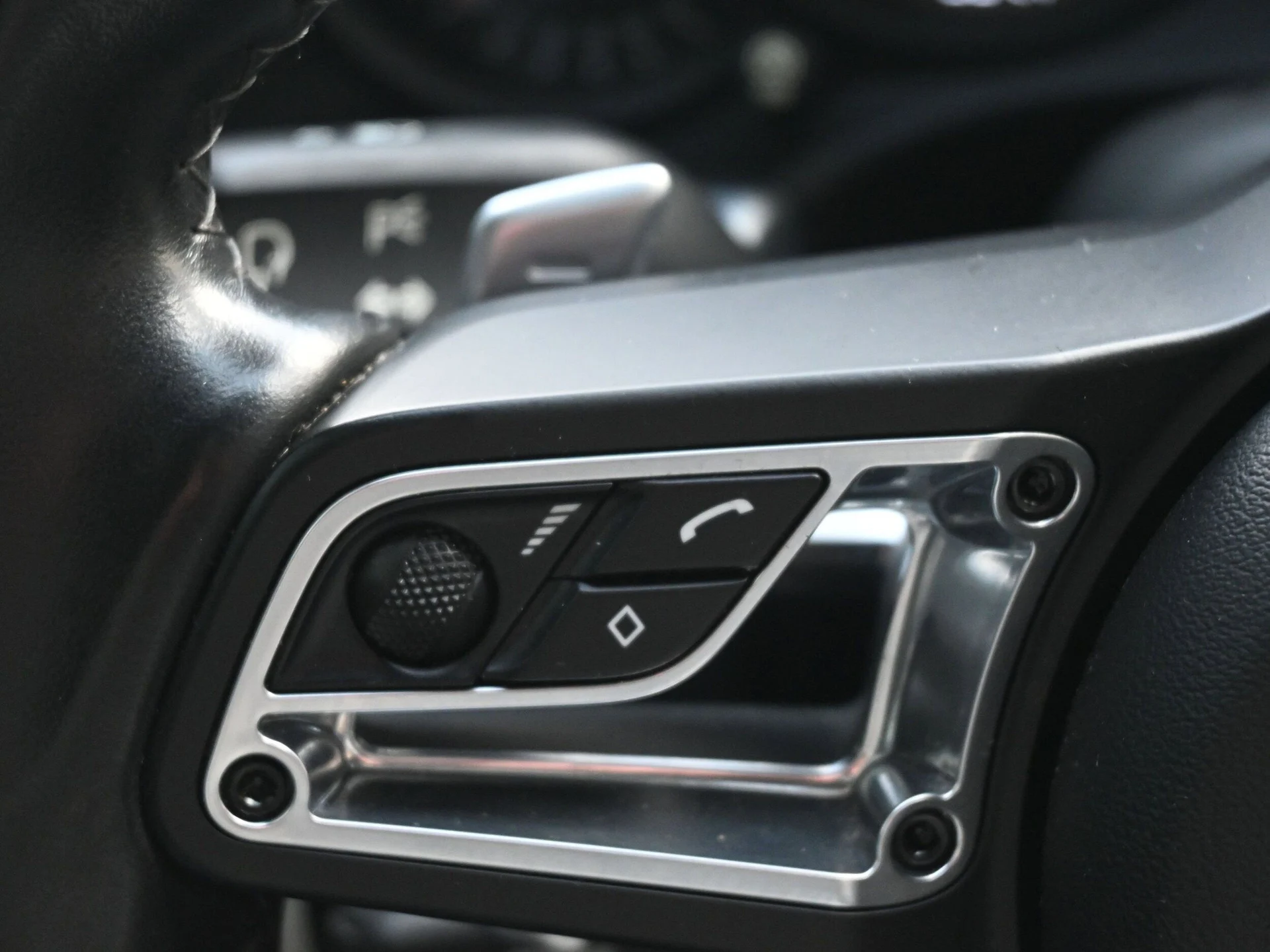 mph038_2144055750_003fed52846e4e43bb057a1b3f0f9d04x_2d56cb5dbb