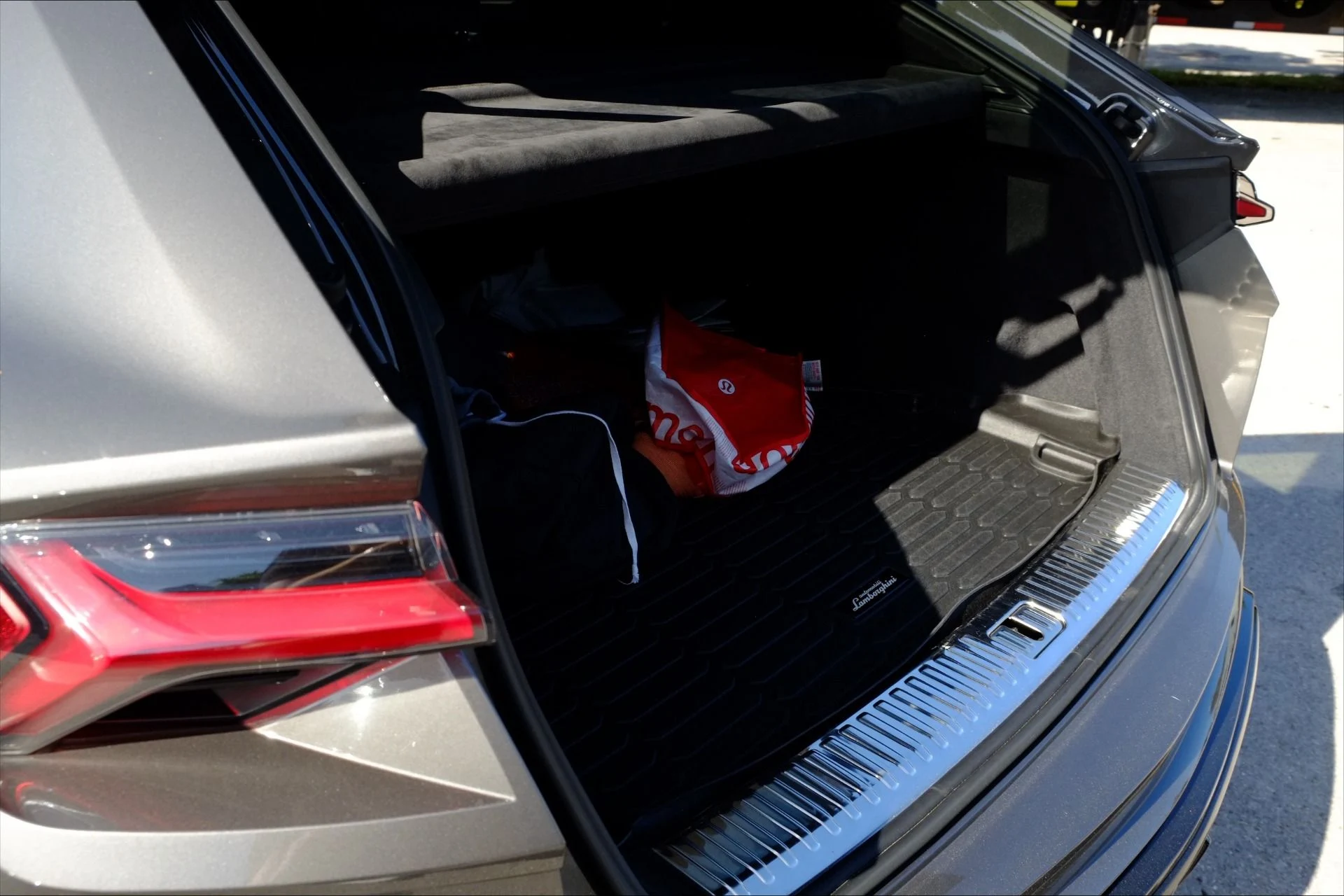 mph038_2152214456_Used_2021_Lamborghini_Urus_1776122313_0d2983b23d