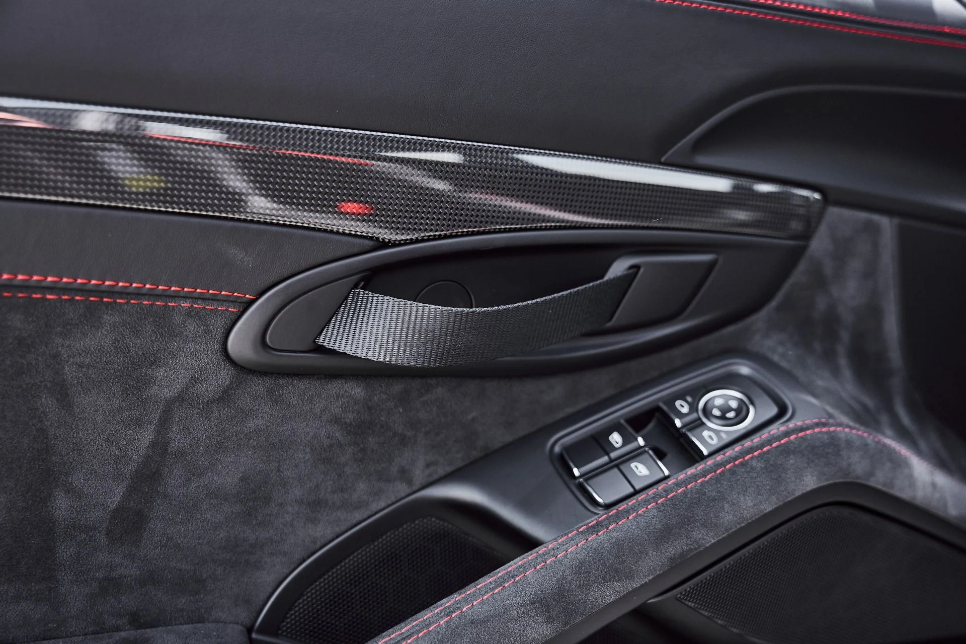 mph038_218436113_Used_2018_Porsche_911_GT_2_RS_1778880943_756a86d4bd