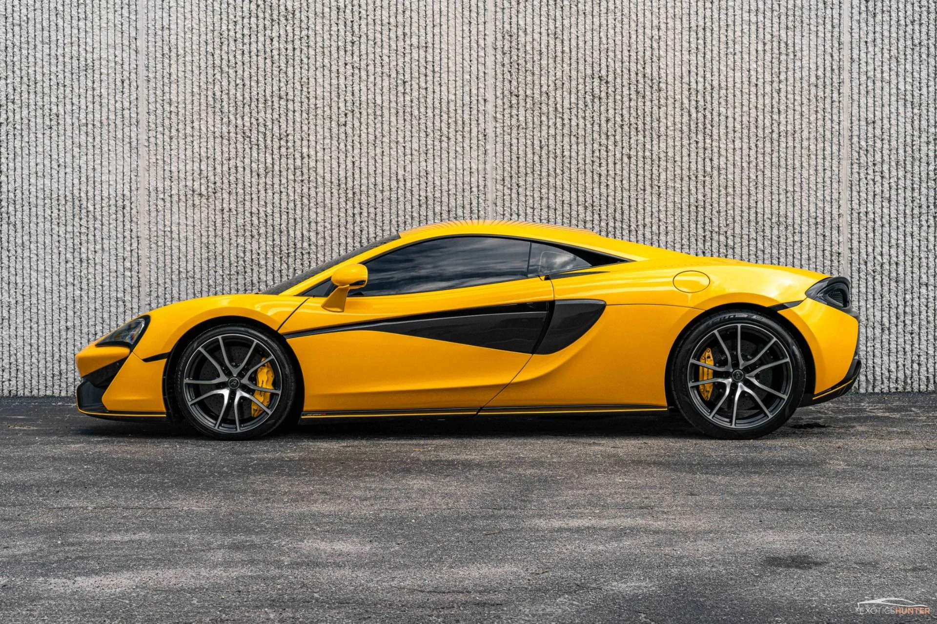mph038_218751877_Used_2016_Mc_Laren_570_S_w_EVERY_Carbon_Exterior_Pack_Lux_Pack_Front_Lift_1754945163_cbe6db385f