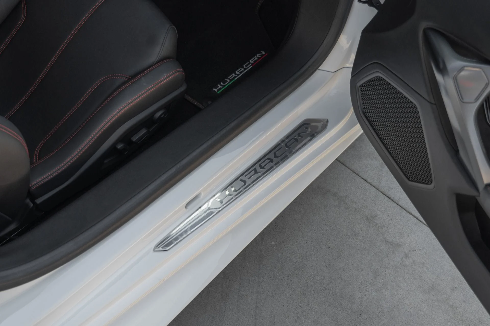 mph038_2188883651_Used_2015_Lamborghini_Huracan_LP_610_4_1761343879_32d346cc92