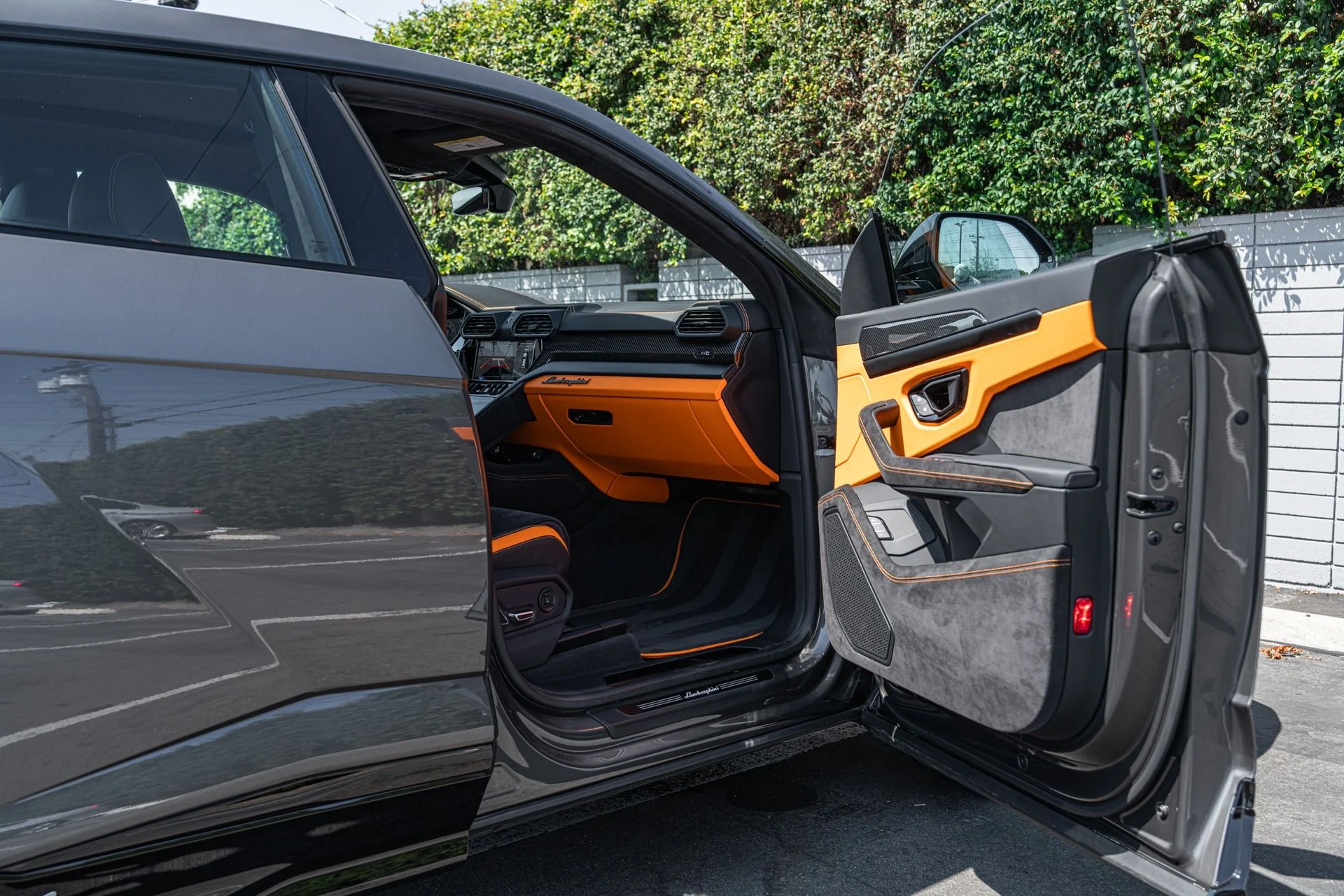 mph038_2201421055_Used_2024_Lamborghini_Urus_S_1755026190_195053cfff
