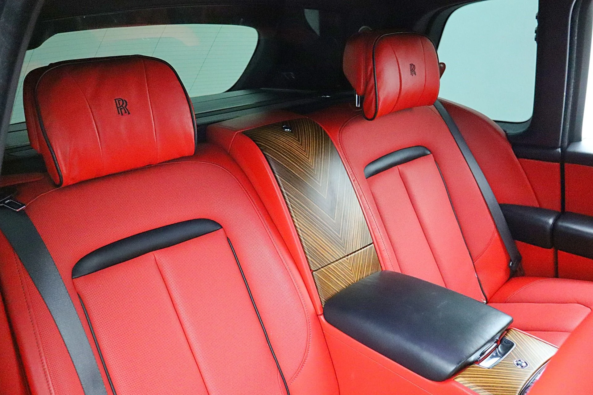 mph038_2203706679_Used_2019_Rolls_Royce_Cullinan_d9ac9b0fbf