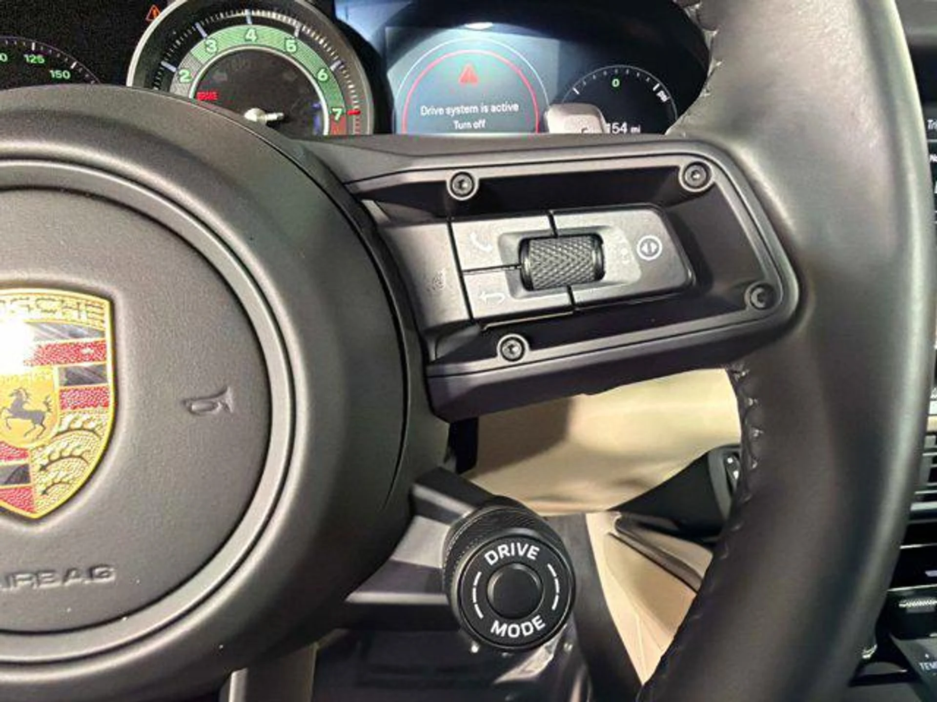 mph038_220983635_FL_5_K_Btk8dsu0r1_VO_Hux_Gbaw_RJ_c_2e175183b7