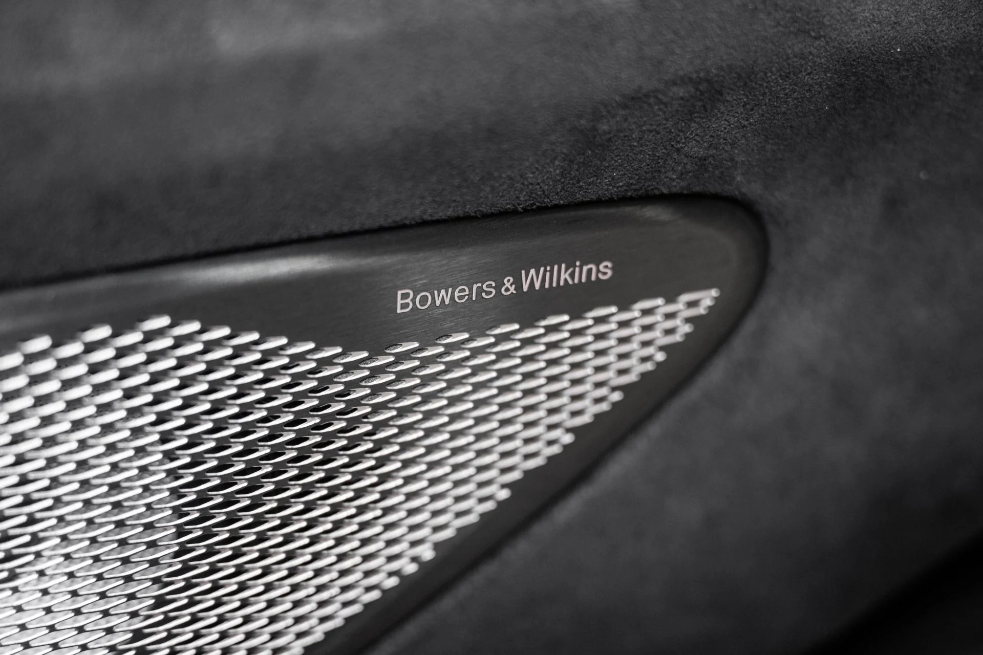 mph038_2213220325_New_2026_Aston_Martin_Vantage_S_1776402995_89b9c6caee