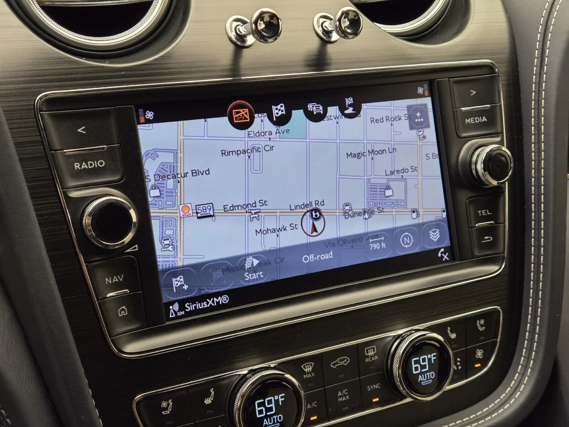 mph038_2217767775_Used_2018_Bentley_Bentayga_1760597664_b8c2e1d7ff