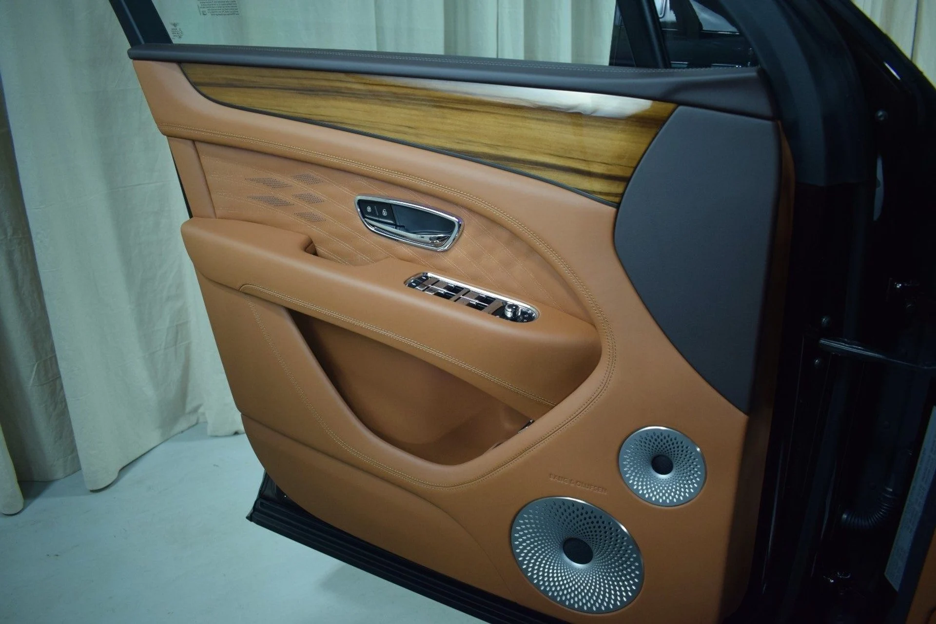 mph038_2220914755_62c6776648670f4661d00b45388cf875x_31009ca5d4