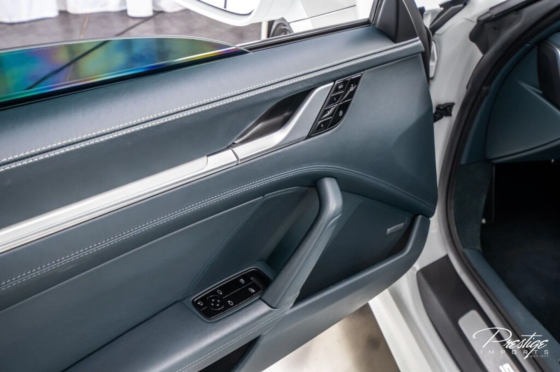 mph038_2221625686_f07cb03bb60e28c5fb210e8e0d3d71df_310e038667