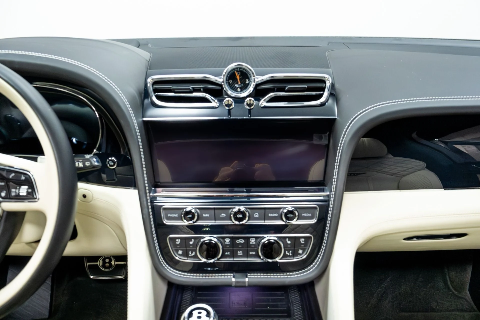 mph038_2221806817_Used_2021_Bentley_Bentayga_V8_First_Edition_1774291657_9423df3514