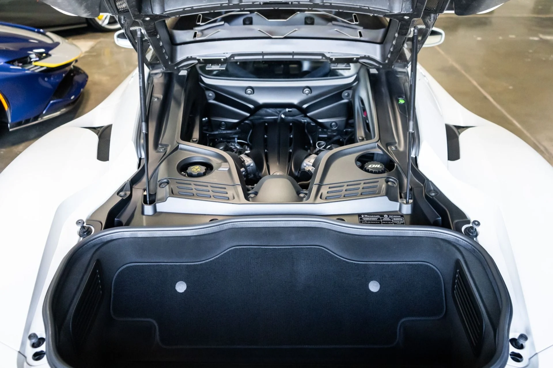 mph038_2228967059_Used_2022_Maserati_MC_20_1759174720_48ccb94a85