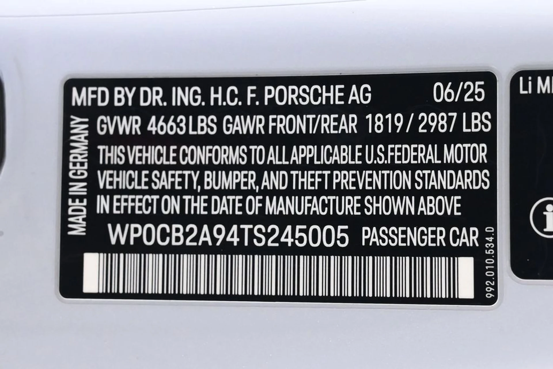 mph038_223045461_b709d178984344132f465b7e5425686ax_5b8559f333