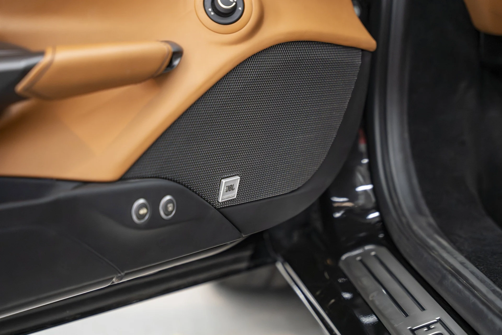 mph038_2231312830_5c28f211b49f4f54915146d8a6ba4749_d67cac9a18