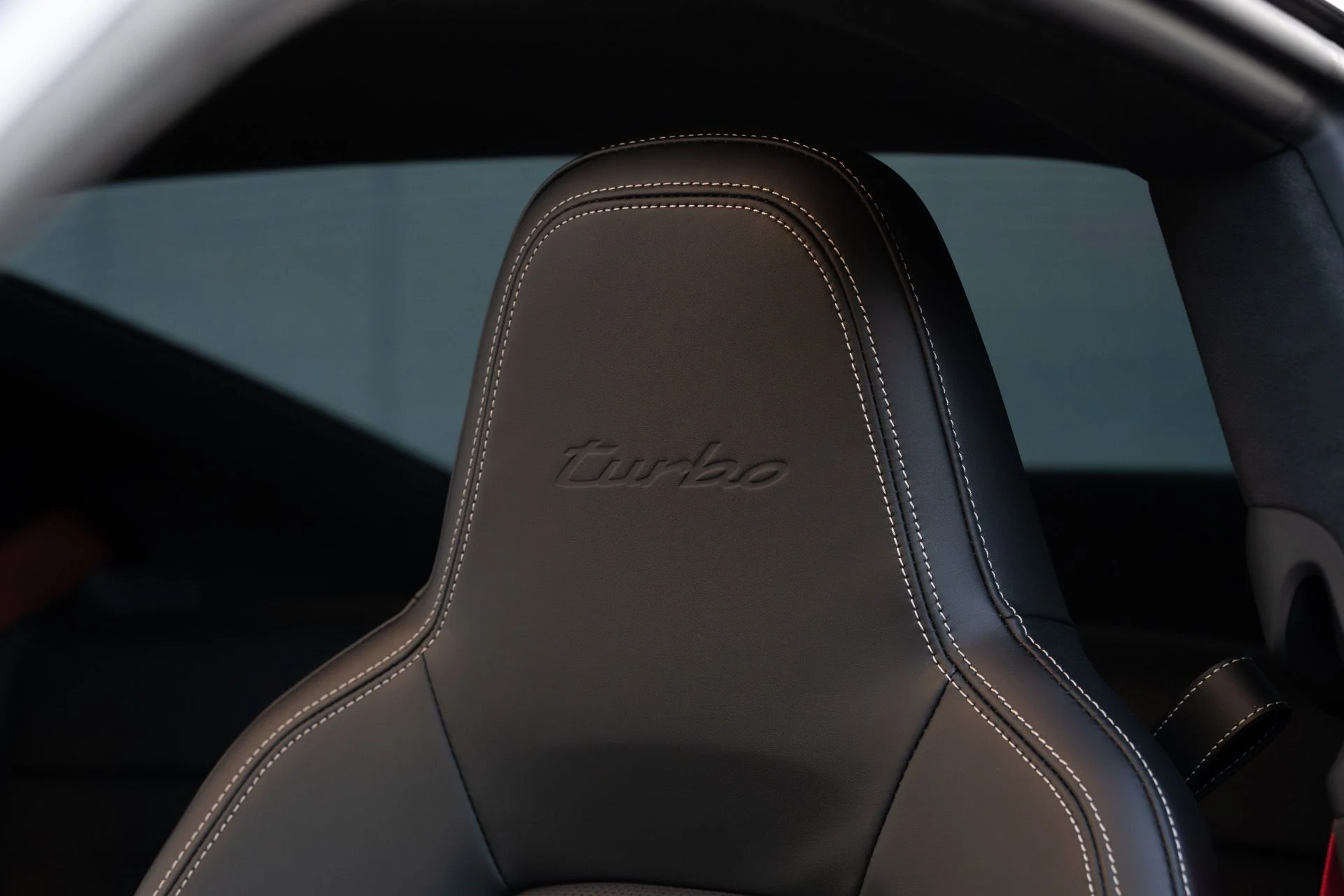 mph038_2234932376_Used_2024_Porsche_911_Turbo_1762281596_89cd6bac0f