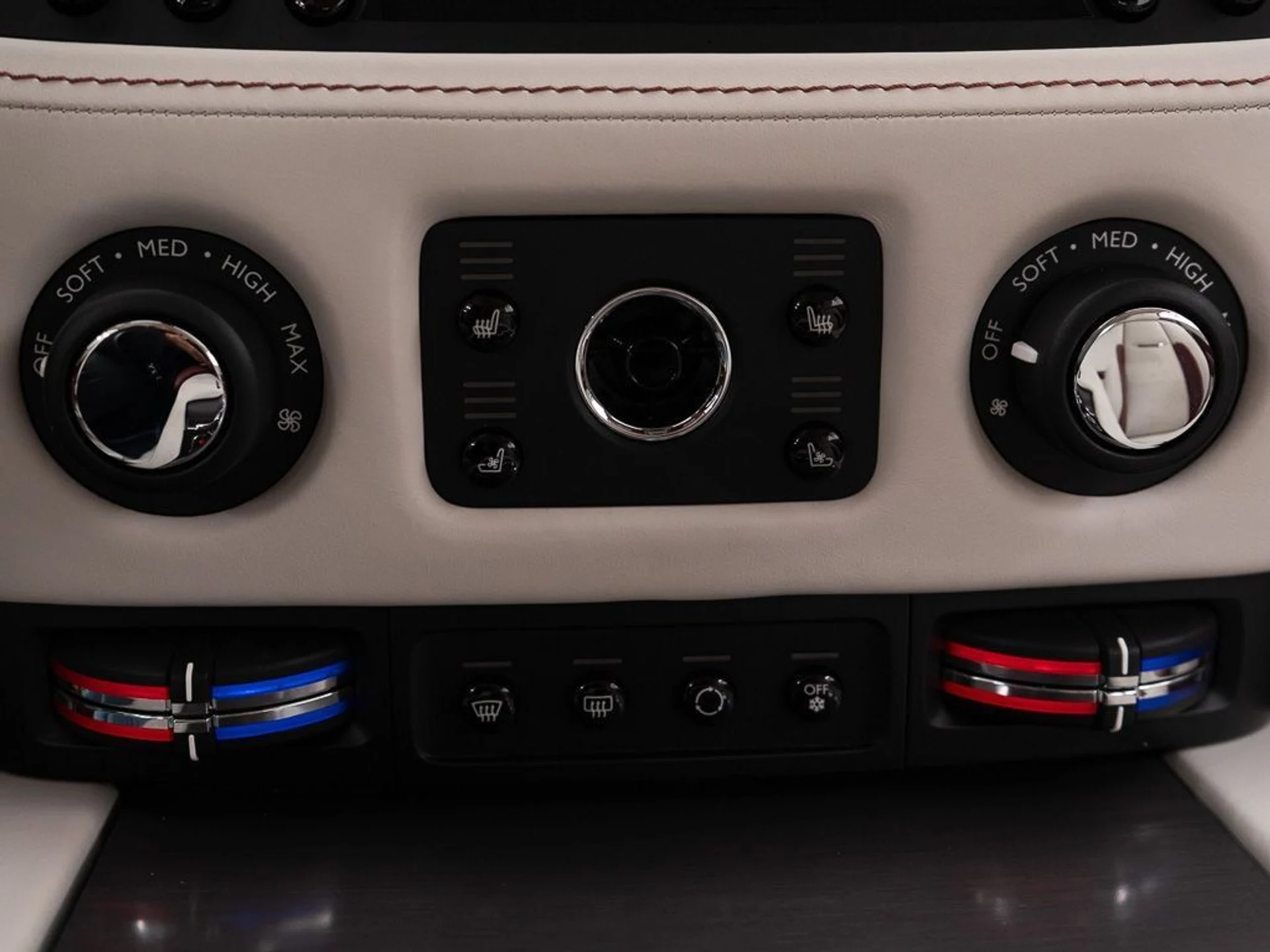 mph038_2255668561_be2b4c4d196fe14b6152d211f0825dfc_3e5dece287