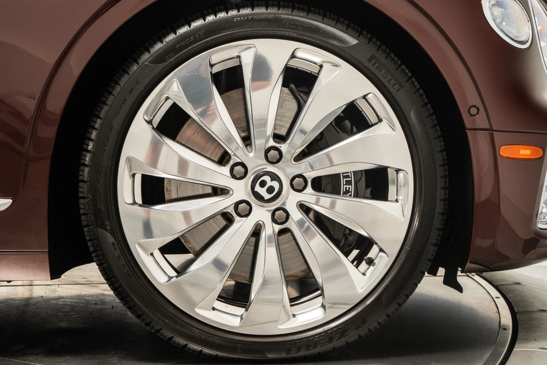 mph038_228416793_Used_2023_Bentley_Flying_Spur_Azure_1755704000_402b6b1003