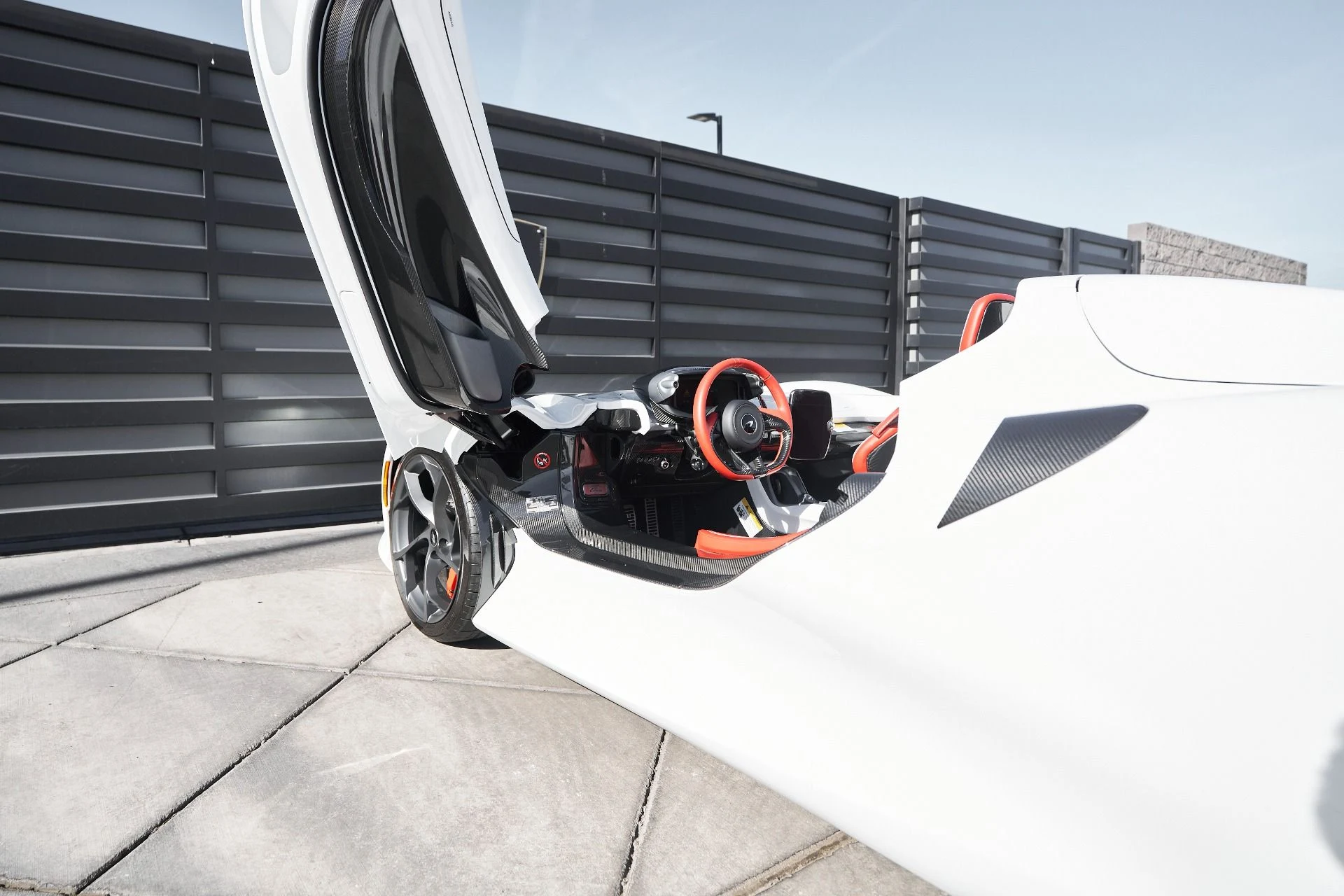 mph038_22864687_Used_2021_Mc_Laren_Elva_1762815323_40904db652