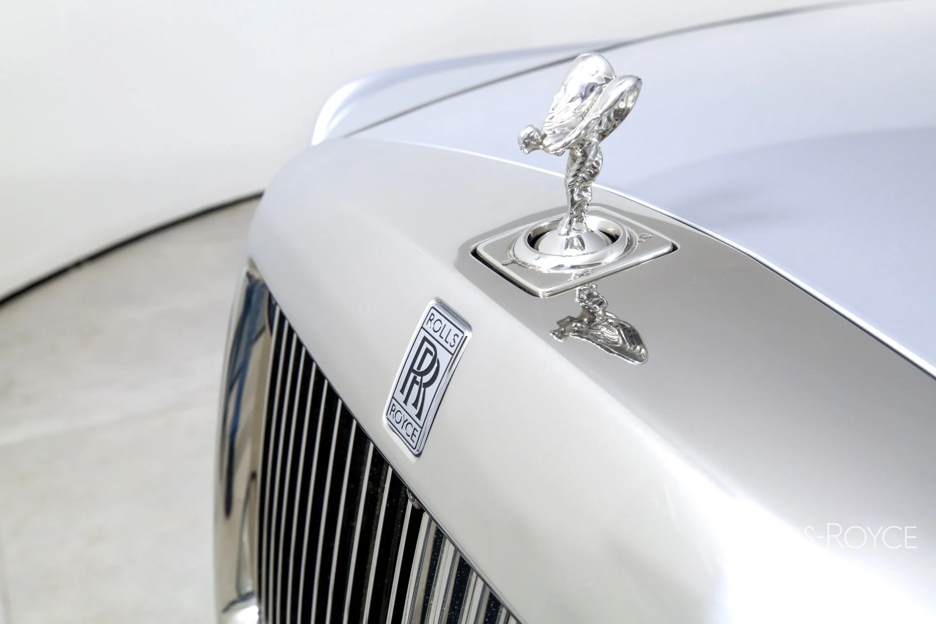 mph038_2290758284_Used_2020_Rolls_Royce_Phantom_1757533219_0bc607cf88