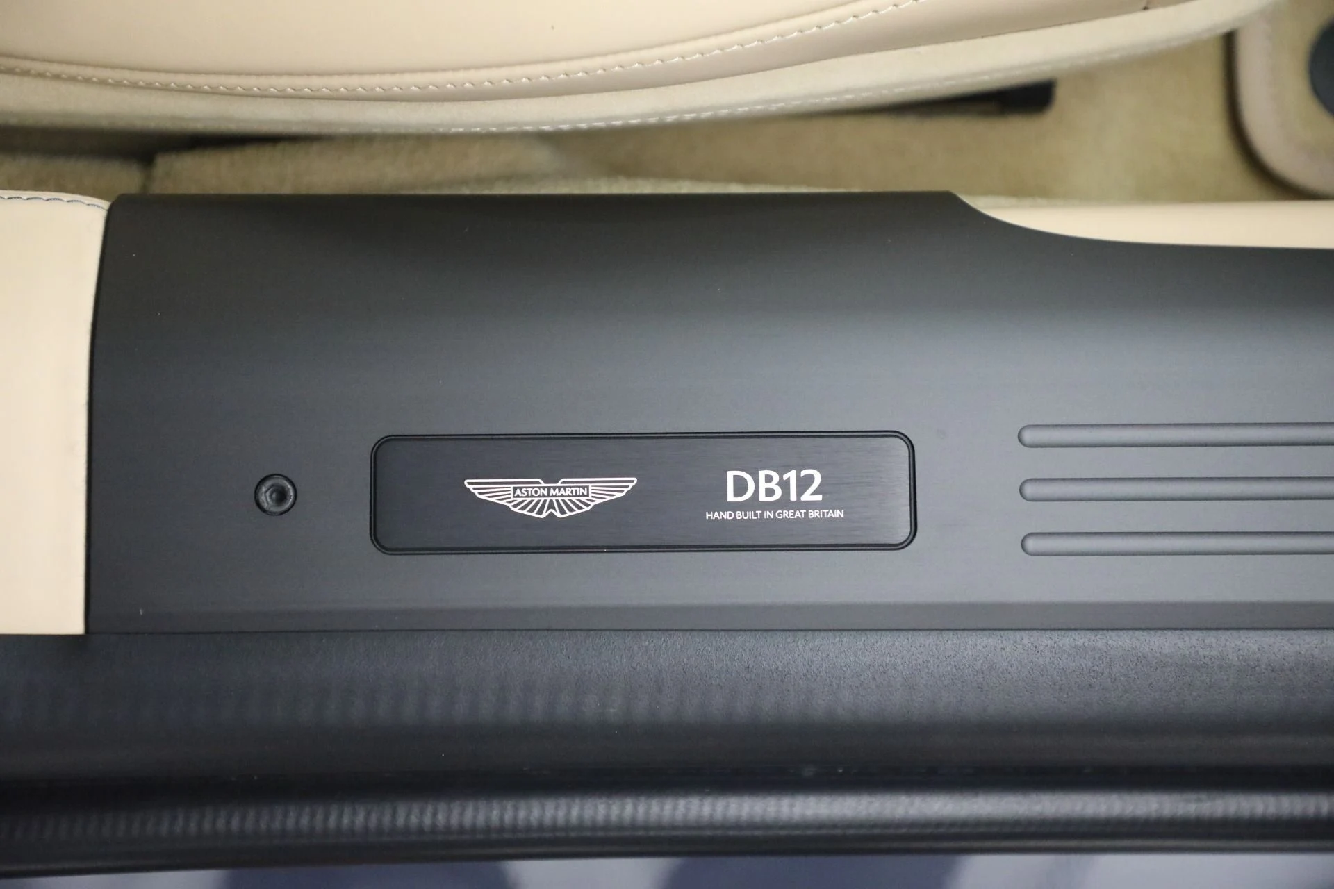 mph038_2292121205_New_2025_Aston_Martin_DB_12_Volante_12fcf81730