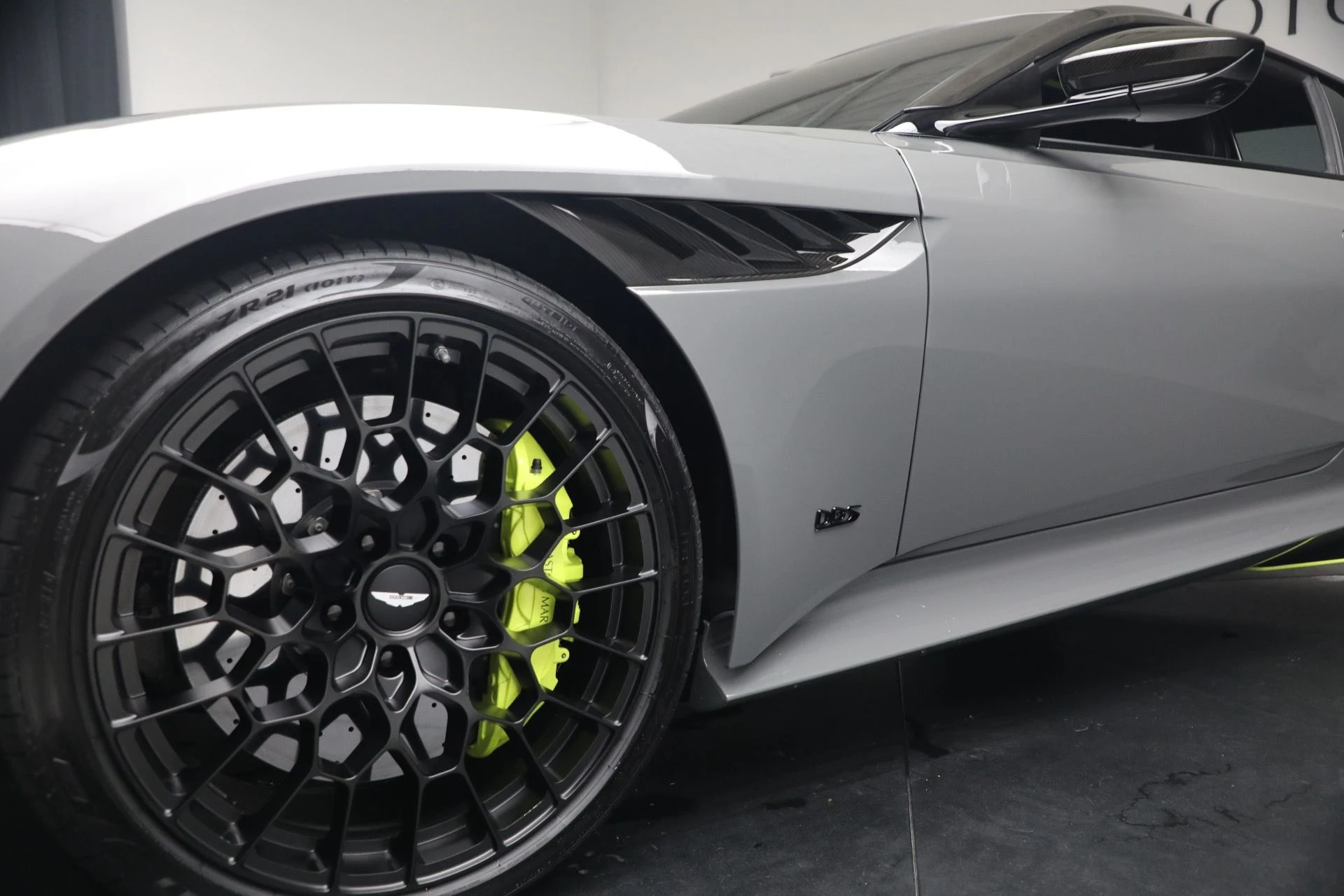 mph038_2298650716_Used_2023_Aston_Martin_DBS_770_Ultimate_1786363421_a30684d0c5