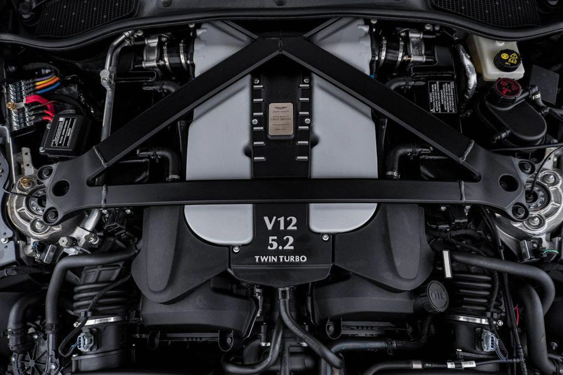 mph038_2301665172_y_Uxsx_LK_Pnly_C_Br_Sx2_Bh01_Ay_ECL_0_94dff649a3