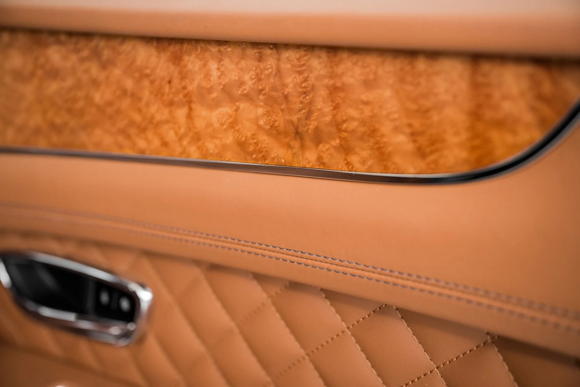 mph038_2306098095_Used_2017_Bentley_Bentayga_W12_1683659120_6a51e3f790