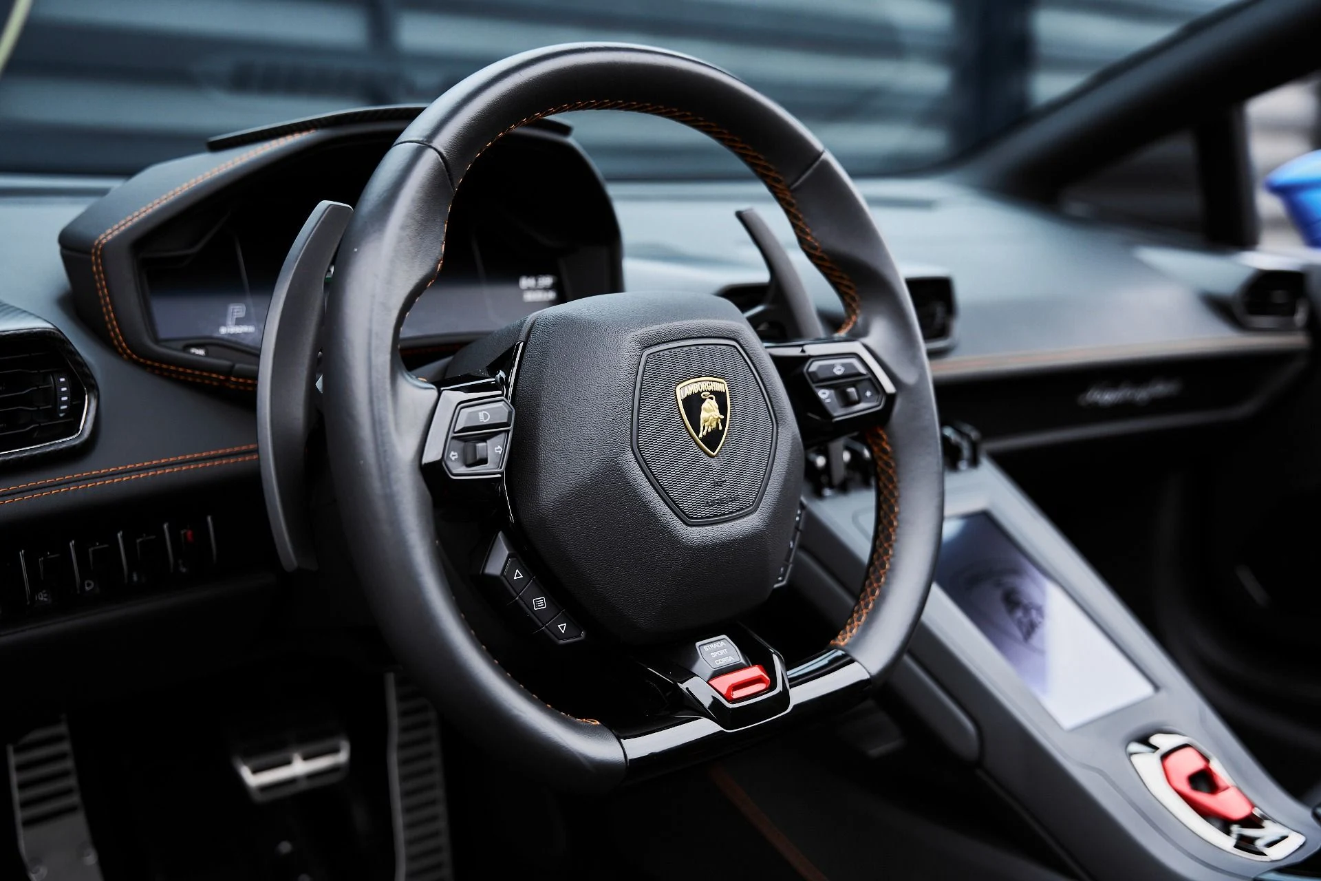 mph038_2324825772_Used_2023_Lamborghini_Huracan_EVO_Base_1775006679_04a363df0a