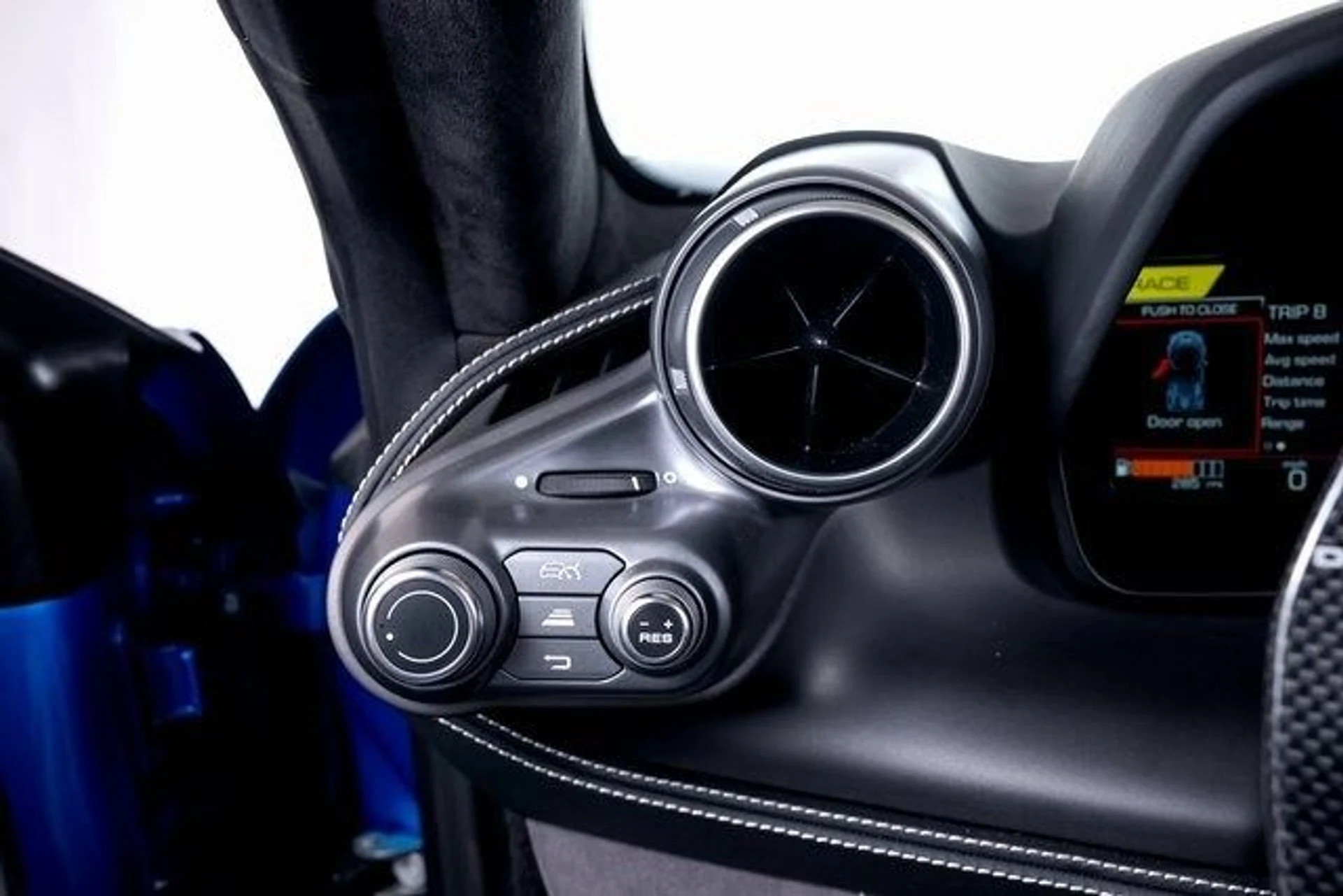 mph038_2336746627_37e8a6b1a24e9c3bd515a6edd8afdf71x_c11e972ee0