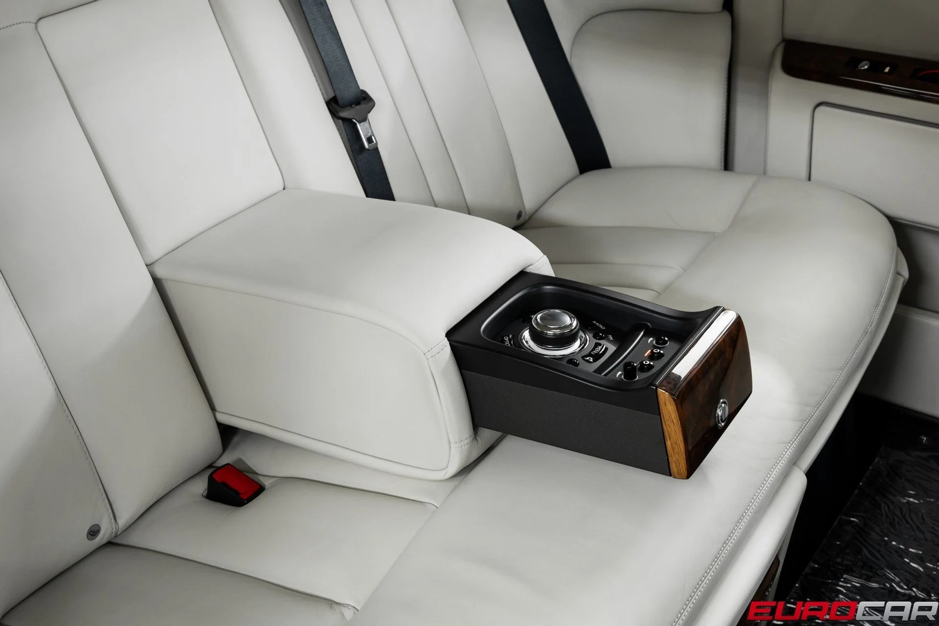 mph038_2343423768_image_39_cab0eb452a