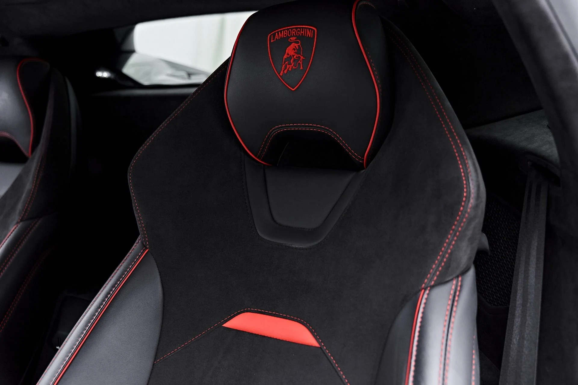mph038_2349748458_Used_2024_Lamborghini_Huracan_Tecnica_Base_1790185315_21e52253f0