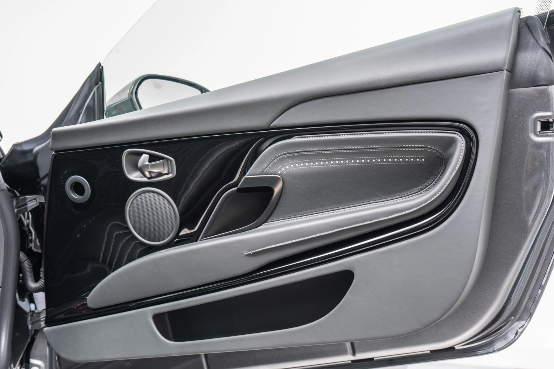 mph038_2356392512_Used_2020_Aston_Martin_DB_11_AMR_V12_Power_Low_Miles_1788196643_3725ffa9f9