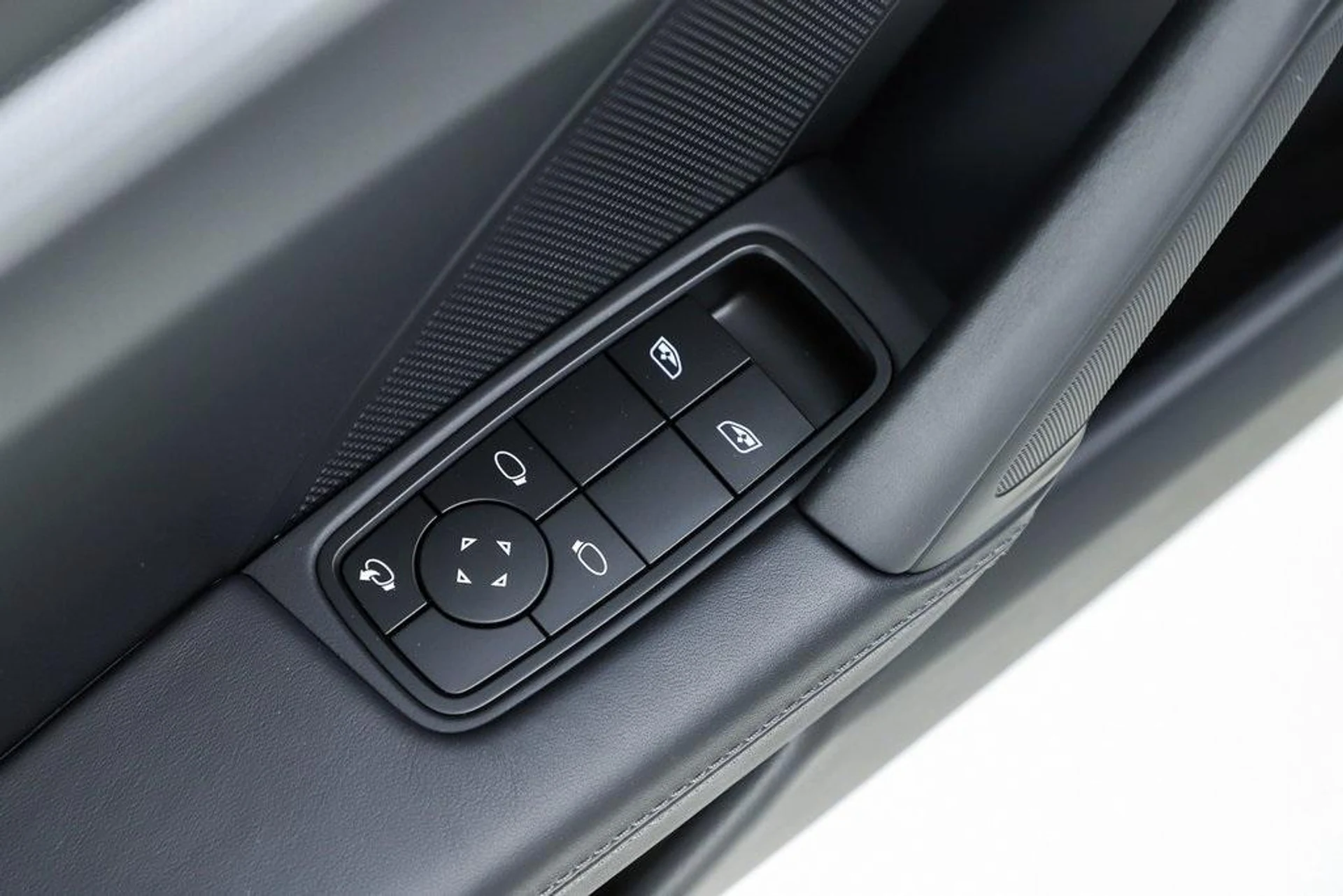 mph038_2363125735_i_MP_Wu6_Cu1_N5_Nw_Rq4c_HMI_Lu_PD_6a4_63846a236f