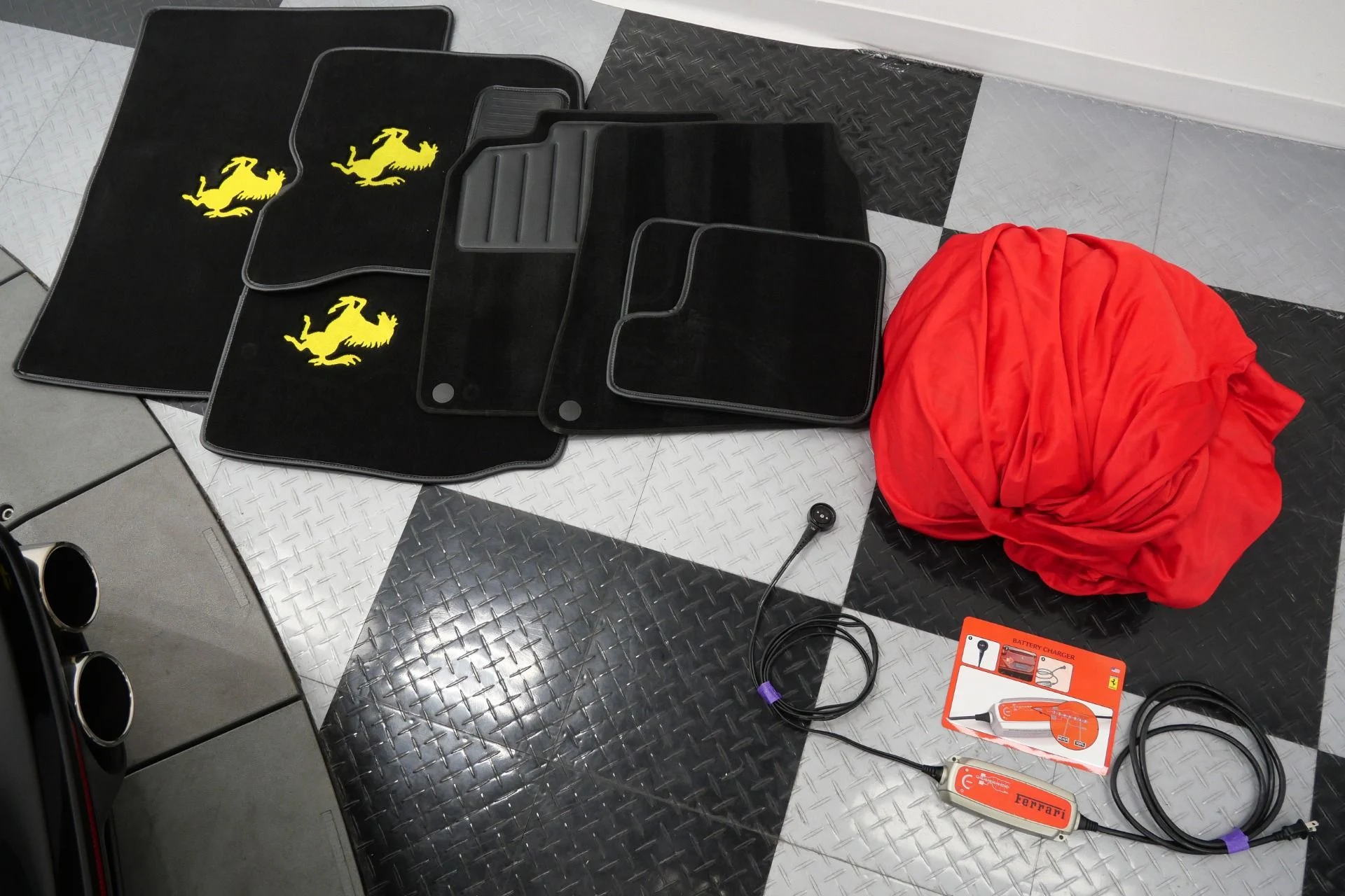 mph038_2367011216_Used_2015_Ferrari_California_T_Carbon_Fiber_Interior_Trim_Low_Miles_1778860408_a8c3d39a2d