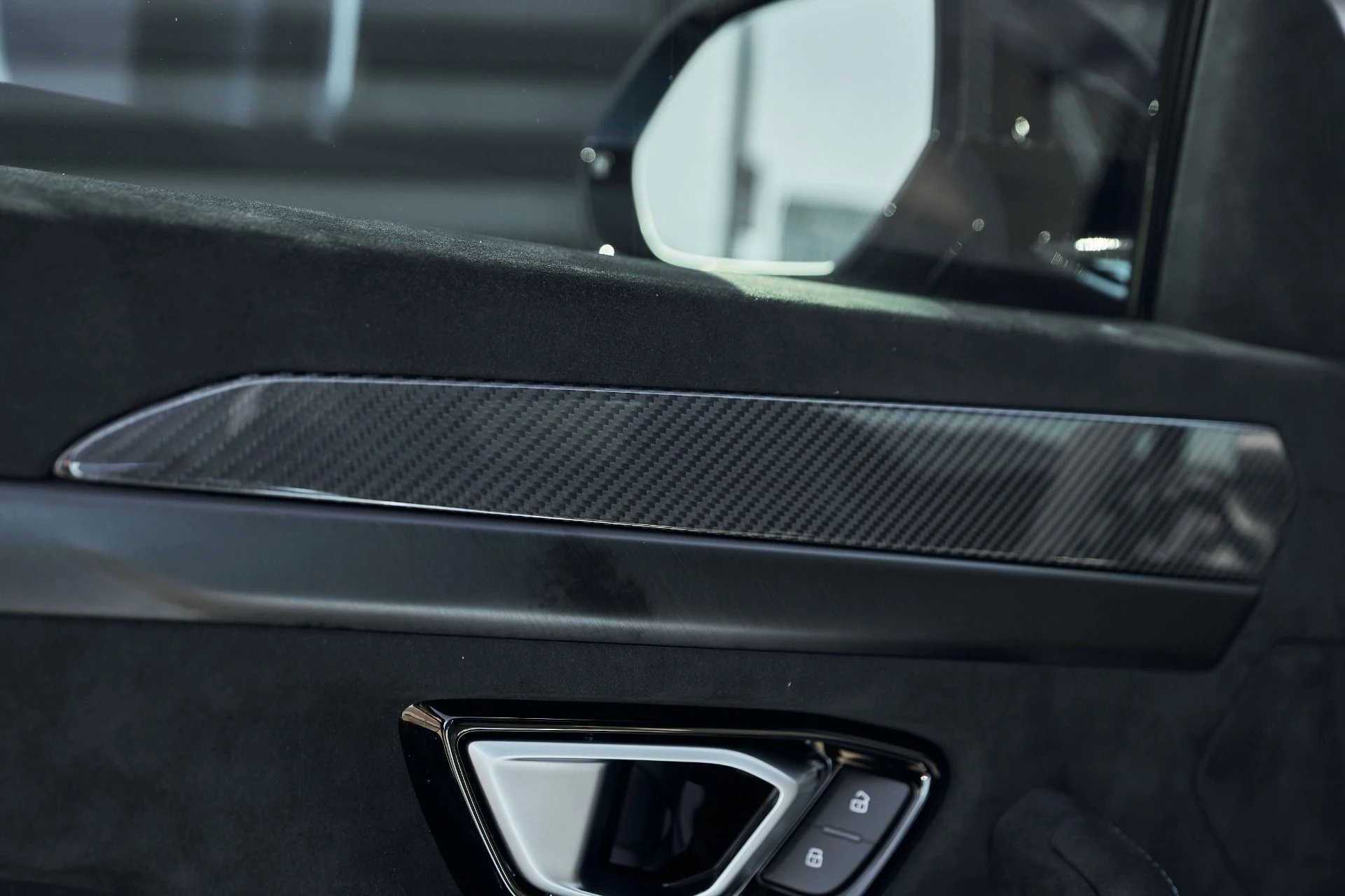 mph038_2378979289_Used_2024_Lamborghini_Urus_Performante_1764957634_7ecf447cb1