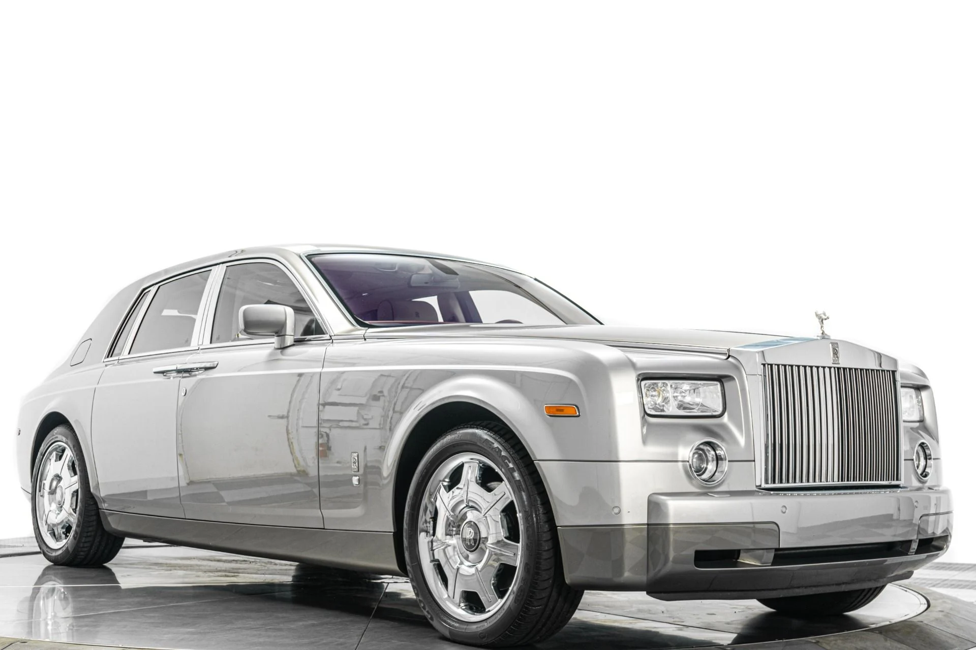 mph038_2384785581_Used_2007_Rolls_Royce_Phantom_Two_Tone_Exterior_and_Interior_Chromed_Wheels_1782334657_d9d370182f