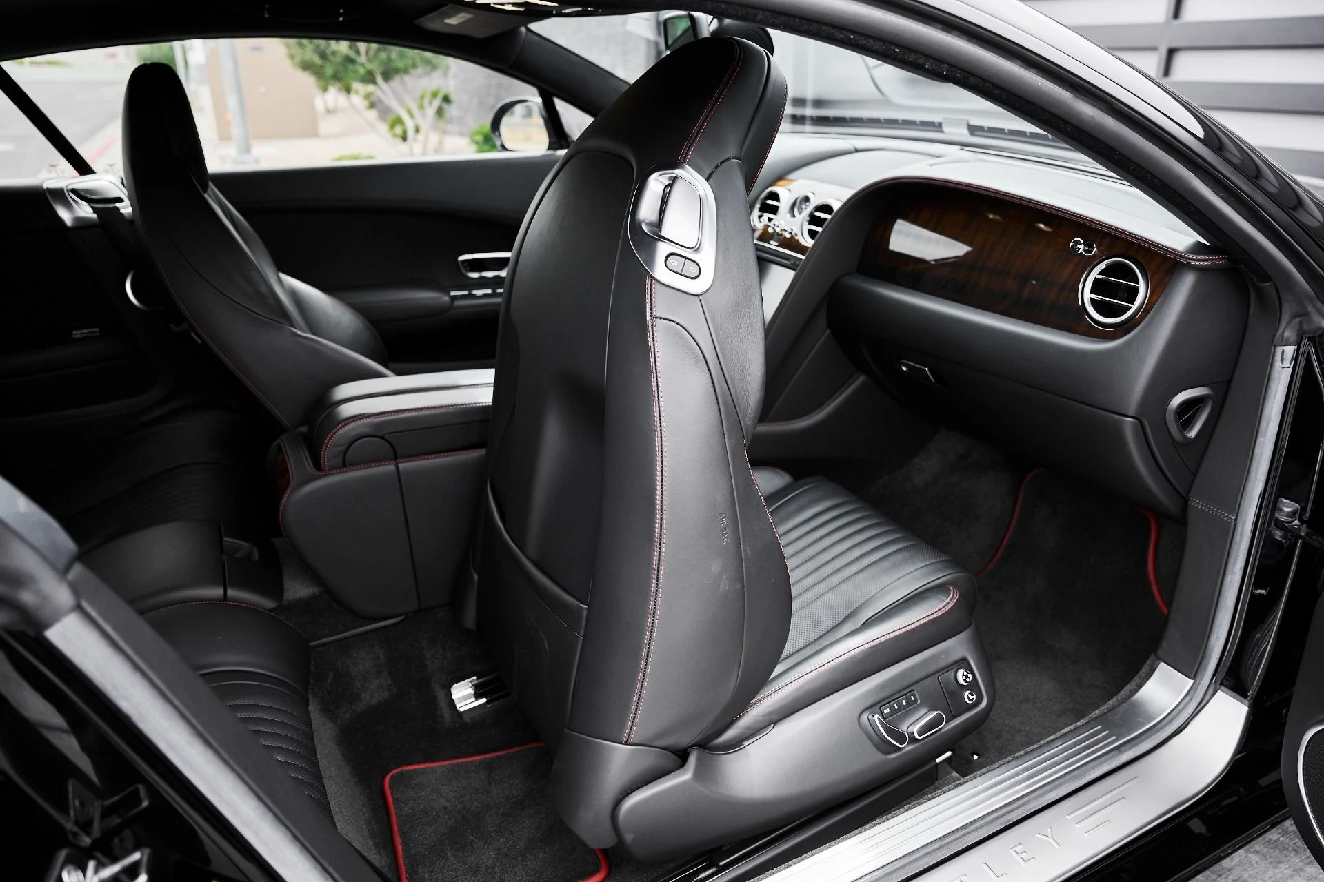 mph038_2395453829_Used_2016_Bentley_Continental_GT_V8_1775005800_6f73efe294