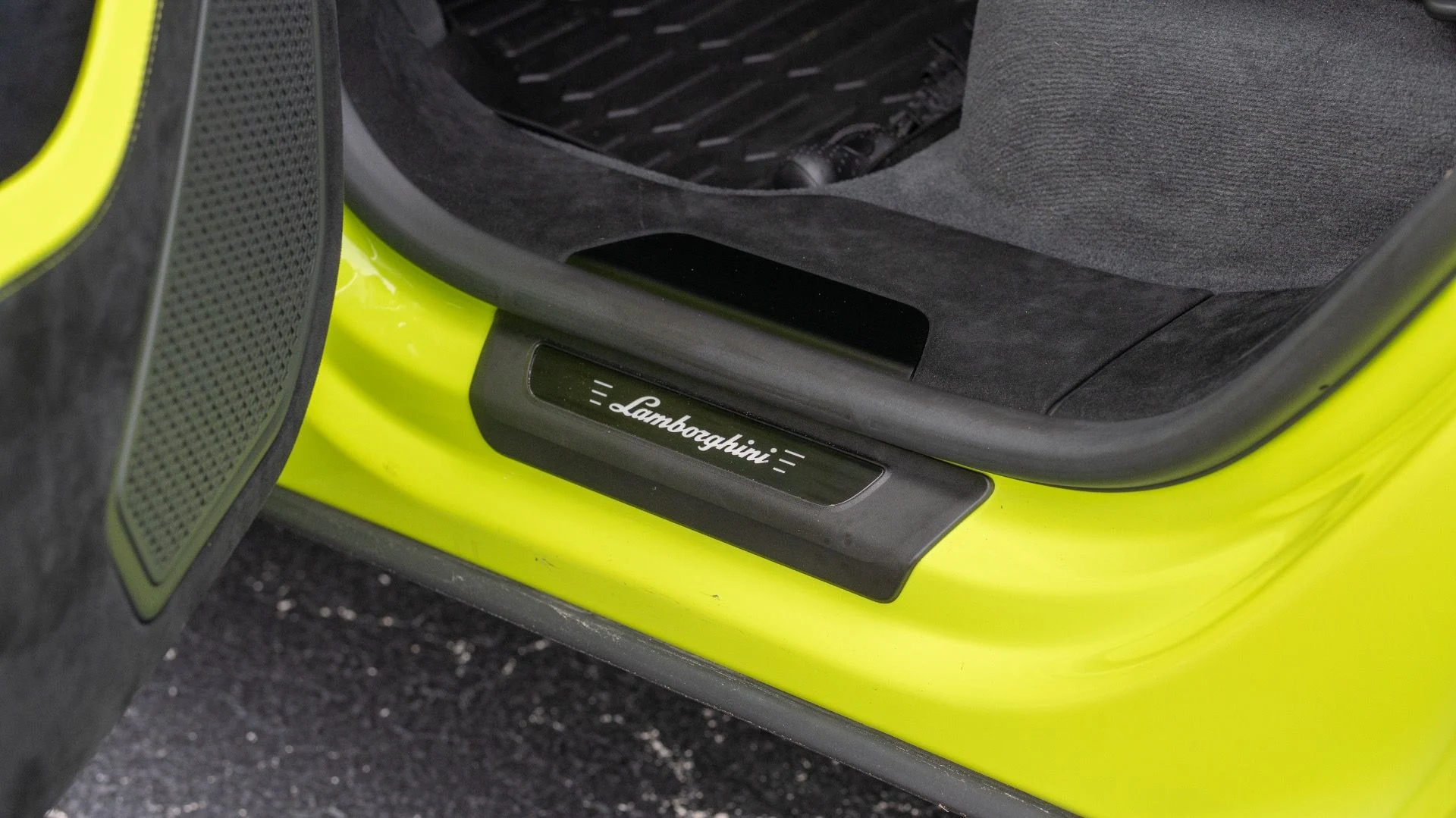 mph038_2397197742_Used_2024_Lamborghini_Urus_Performante_1753476186_ac5d4f90e1