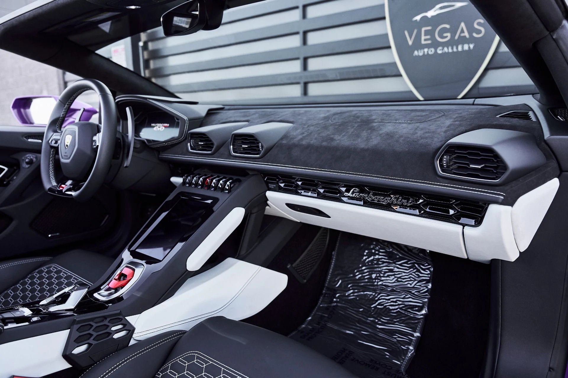 mph038_2404158039_Used_2024_Lamborghini_Huracan_EVO_Base_1774744565_83783a1247