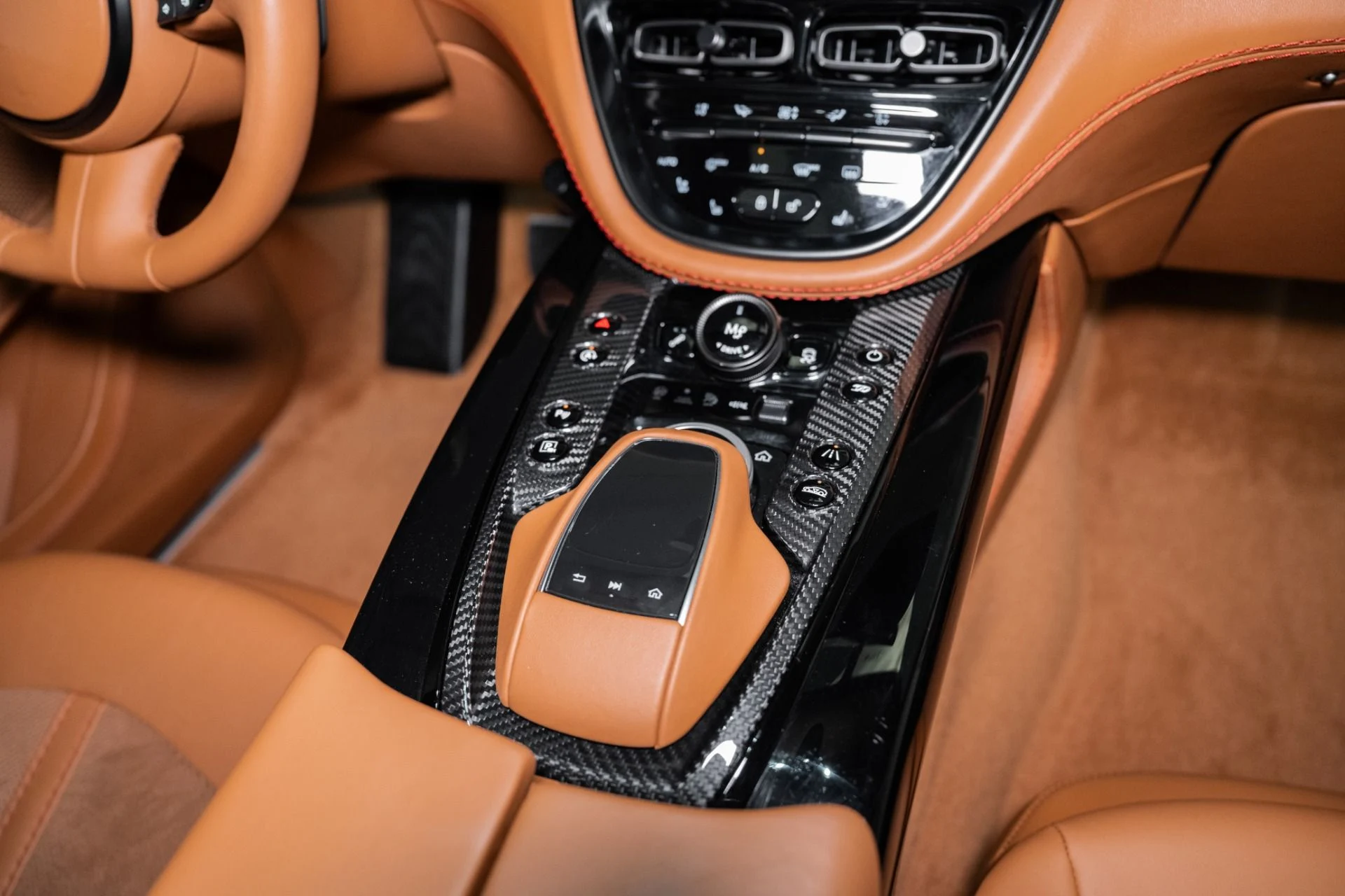 mph038_2405485046_Used_2023_Aston_Martin_DBX_707_1753453751_49452faa87