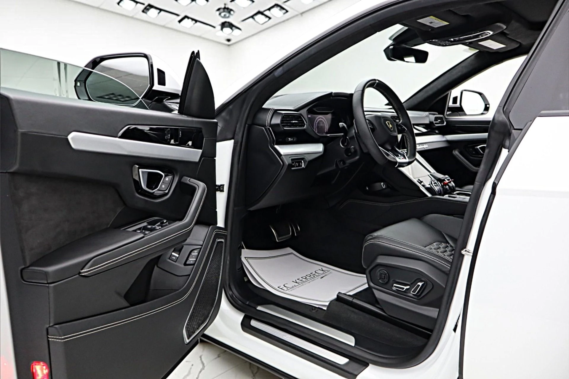 mph038_2427554455_Used_2020_Lamborghini_Urus_SELEZIONE_PRE_OWNED_CERTIFIED_ebdfb482f2