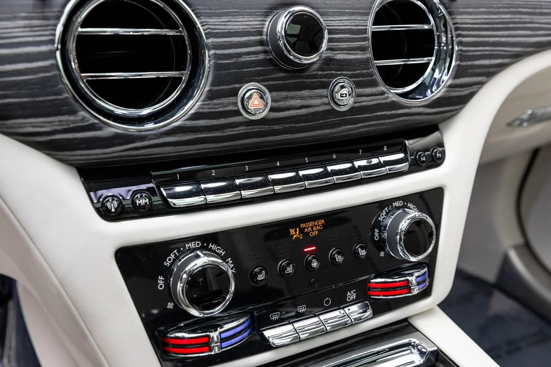 mph038_2431238716_39_ebebe82864