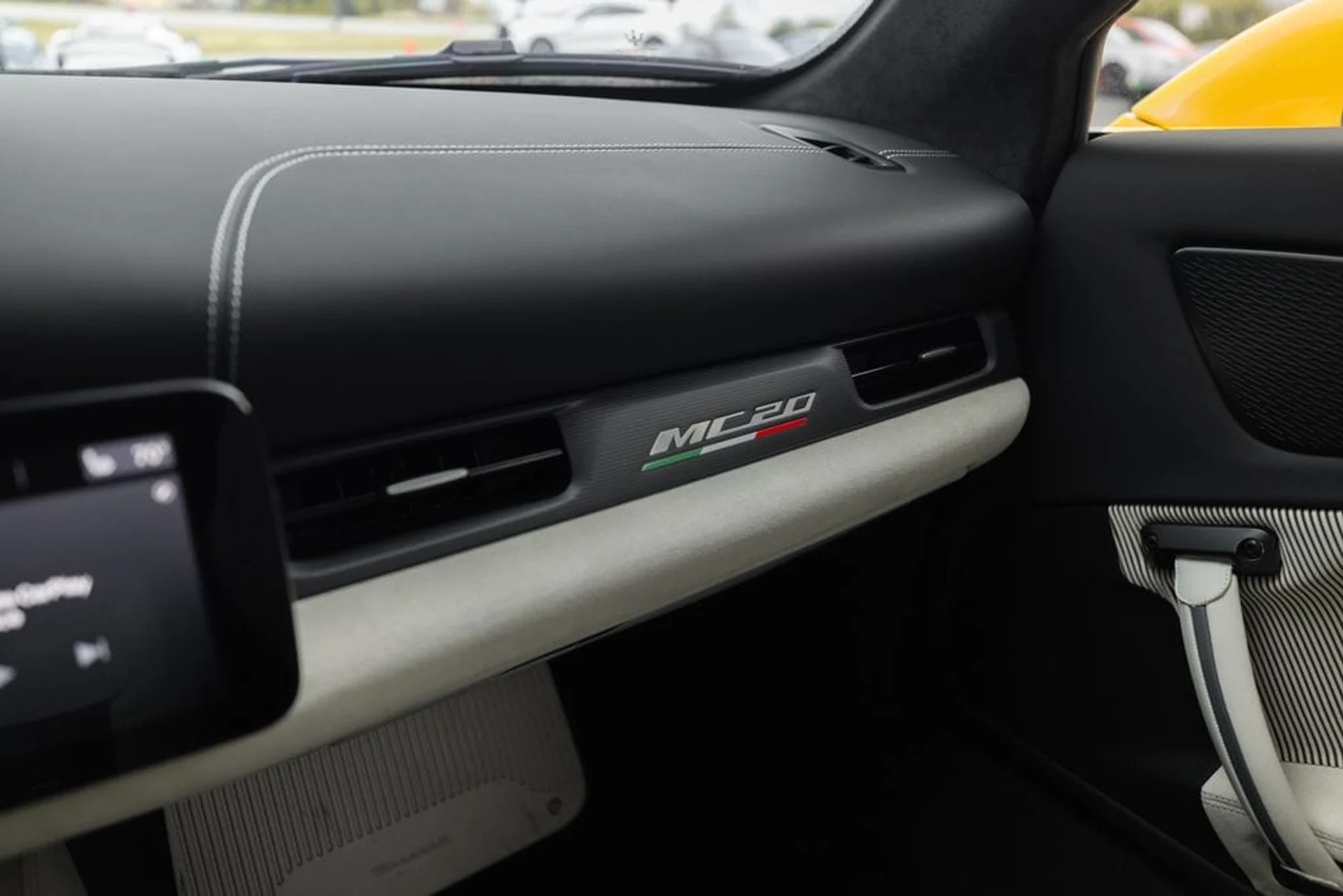 mph038_2434238094_1262f173021fd806b12849cc8b6c6d94x_0c0334dfab