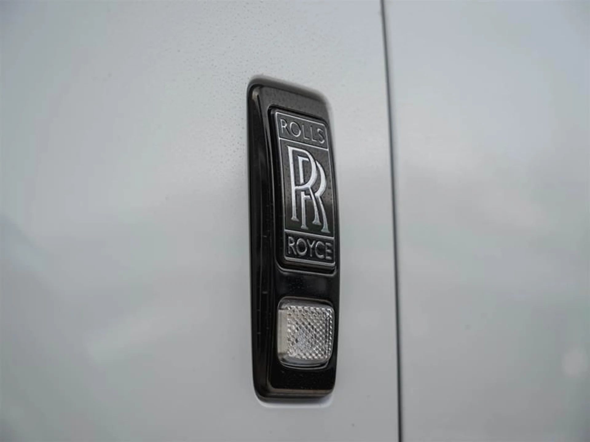 mph038_2437109858_al4hvwqn_0d51afa855