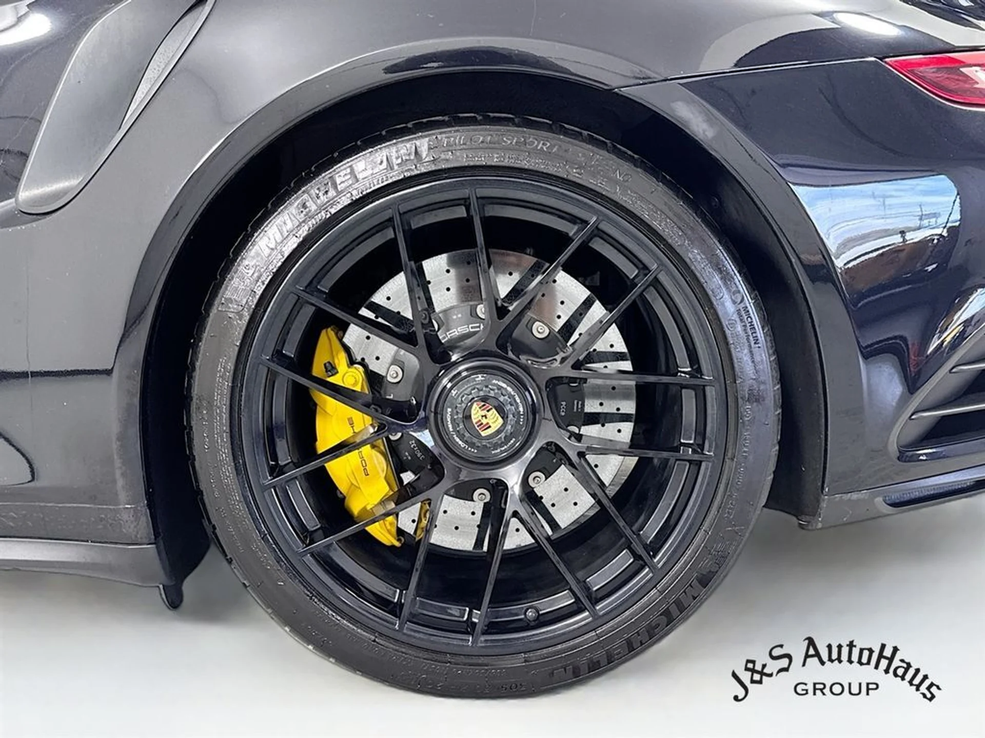 mph038_2441138838_q2bos0e9sd1c9gjkbygm8d7o0asl_85b7f8855f