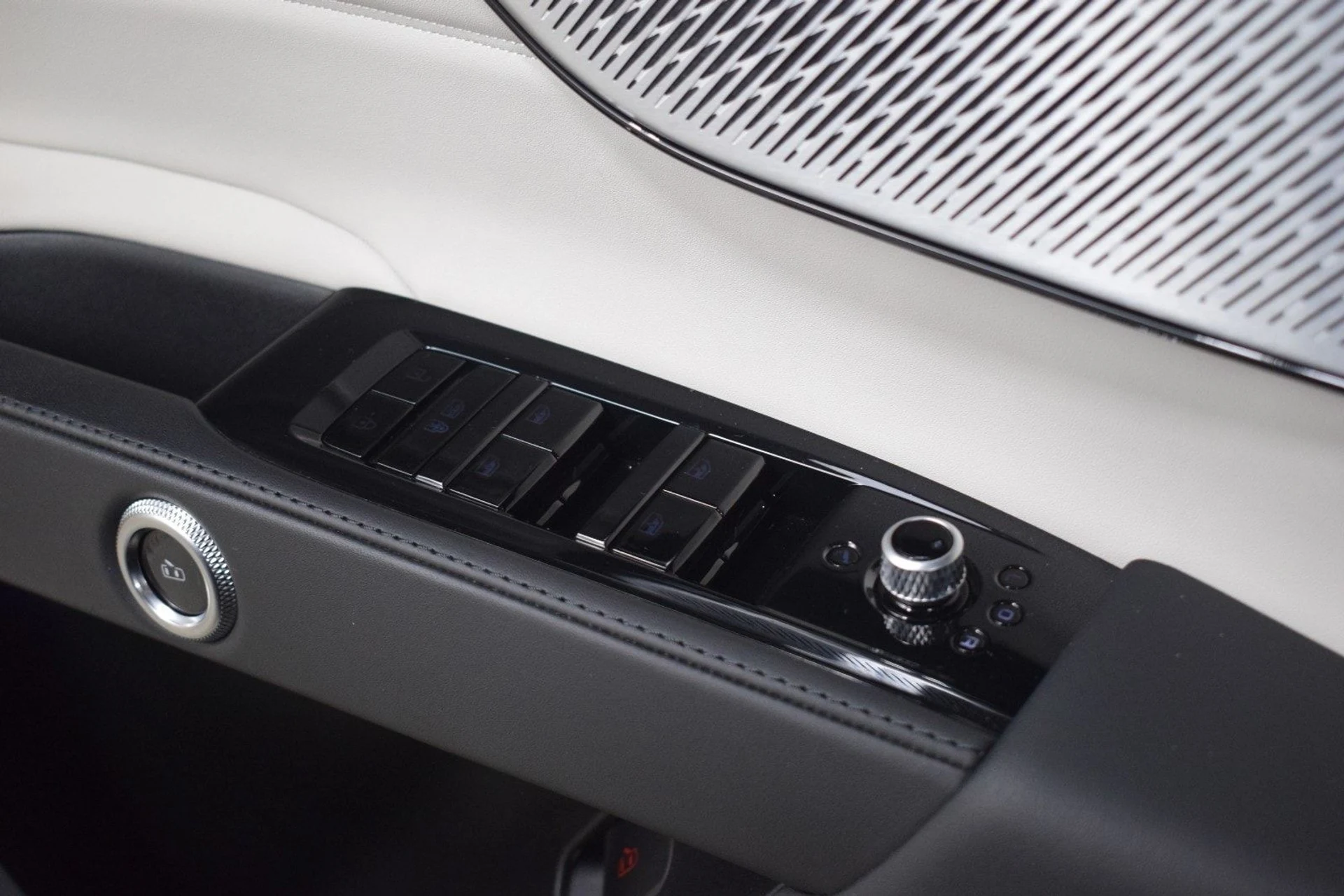 mph038_2447005231_38b4383dd3d4db2a0ad4df8c9ddc2f56x_18461a3f37