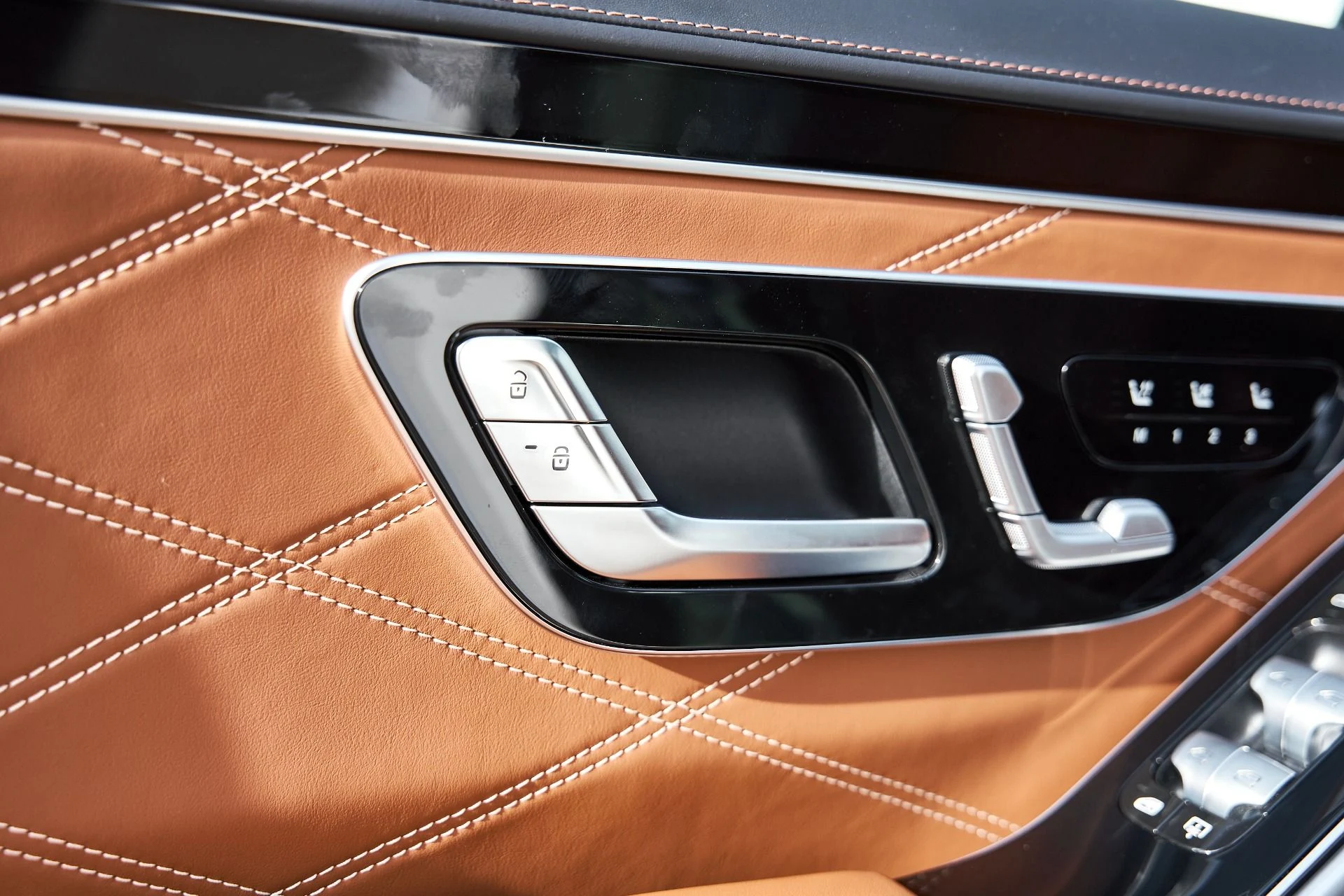 mph038_2462067358_Used_2026_Mercedes_Benz_S_Class_Maybach_S_680_1766455570_b4cce37b94