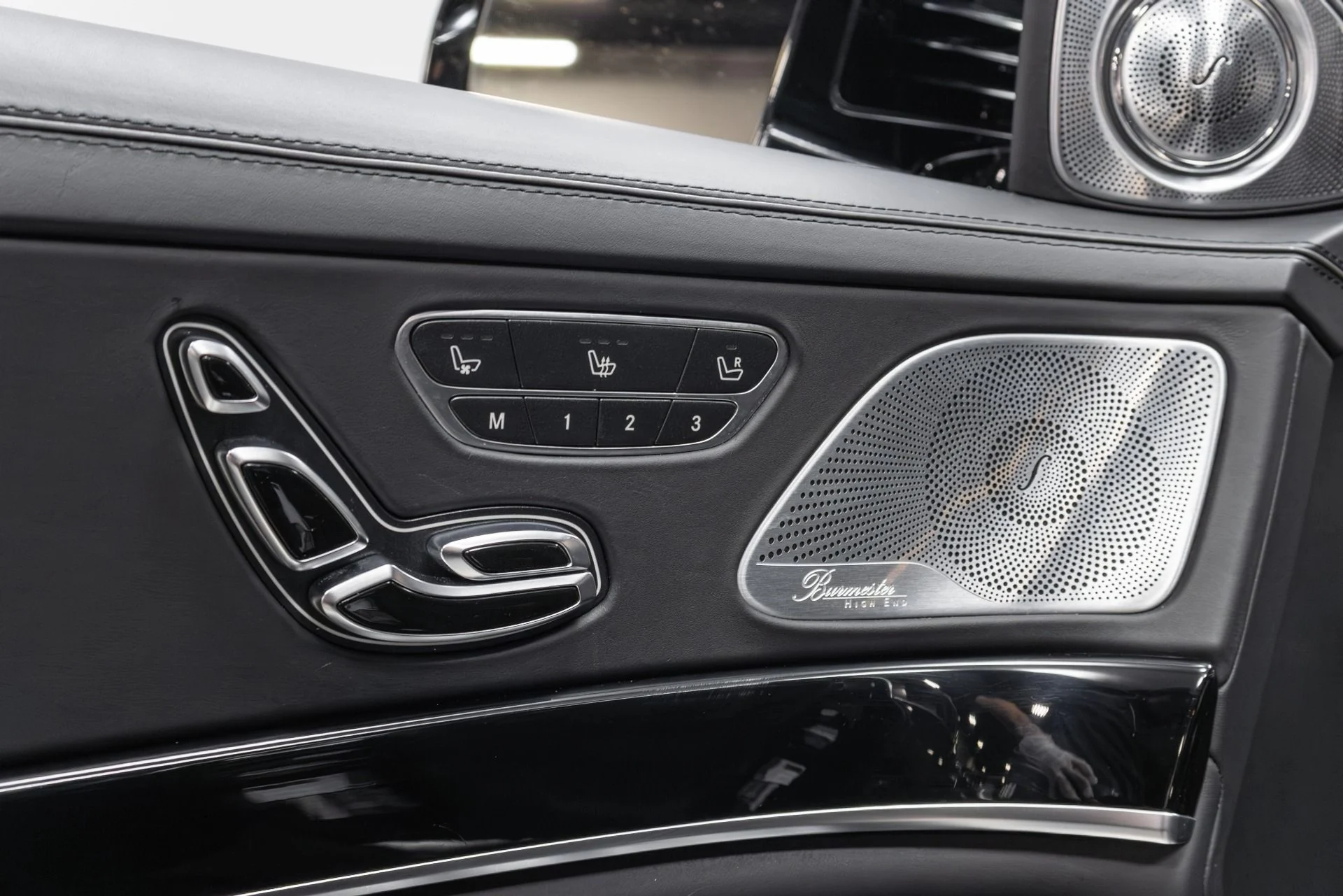 mph038_2463900247_Used_2019_Mercedes_Benz_S_Class_Maybach_S_650_1763220907_33177c86a3