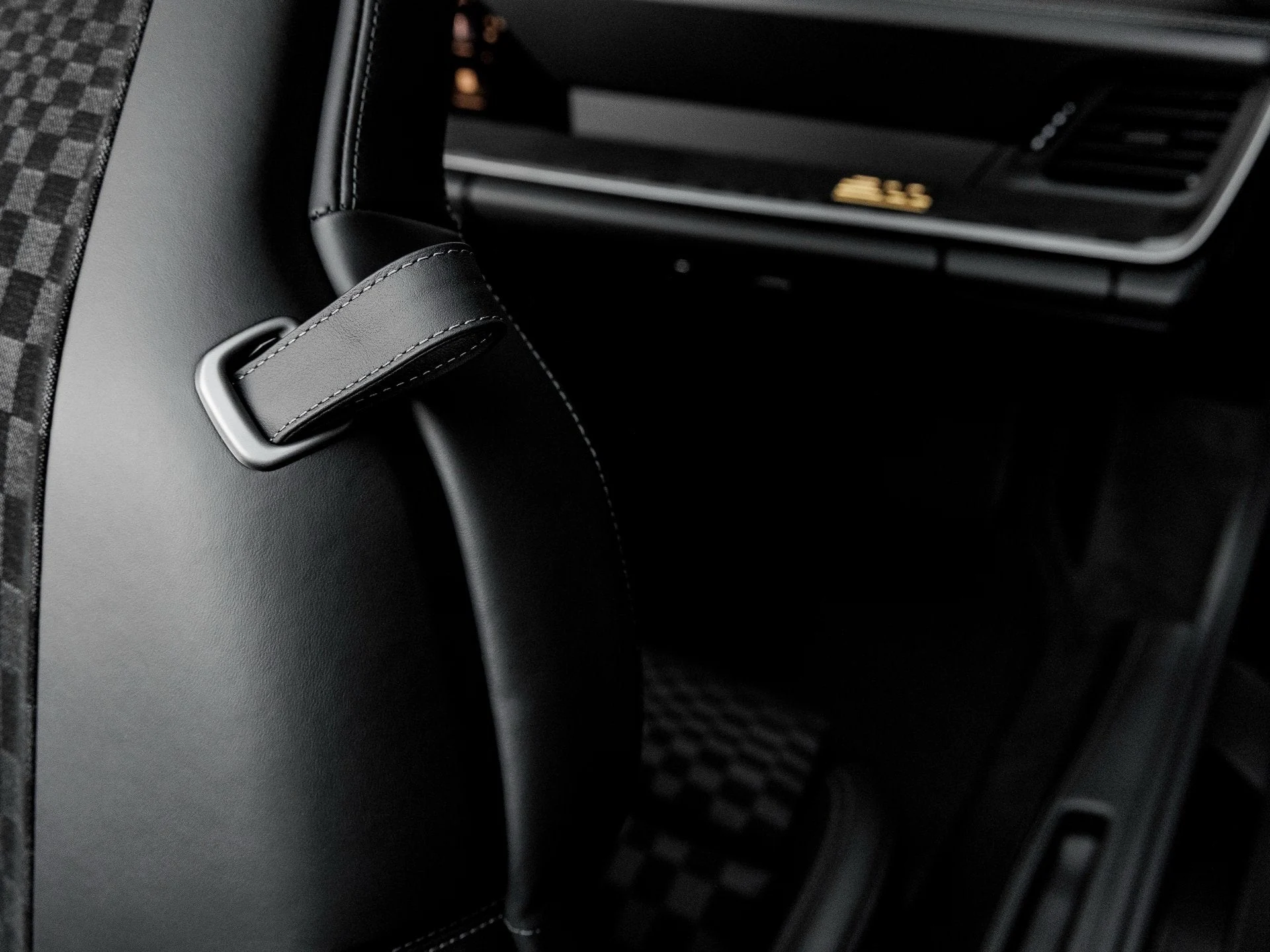 mph038_2476492570_39_9055767c08