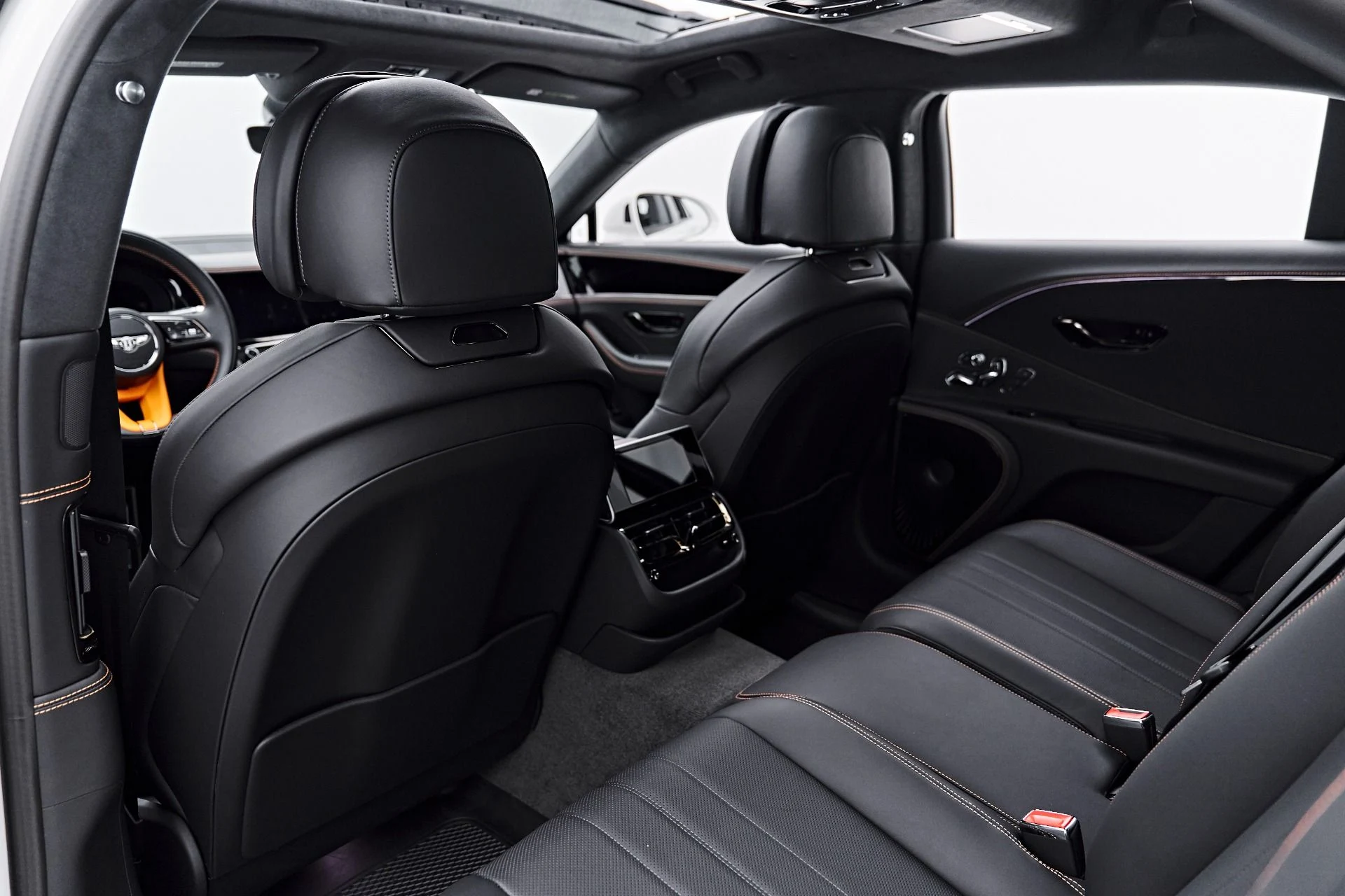 mph038_2477044875_Used_2025_Bentley_Flying_Spur_Black_Edition_1790368090_df34761005