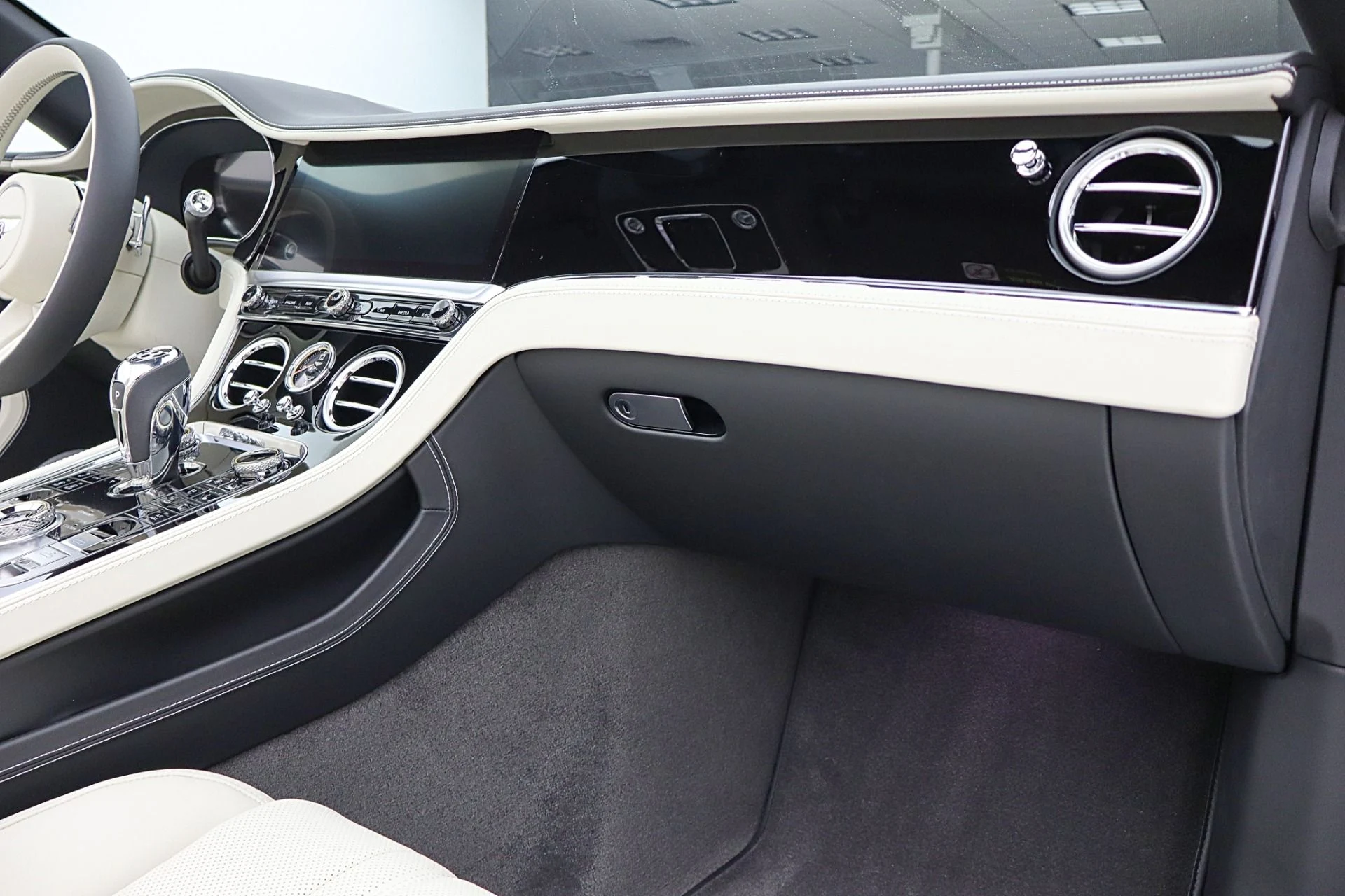 mph038_2487224813_New_2026_Bentley_Continental_GTC_185cd88e77
