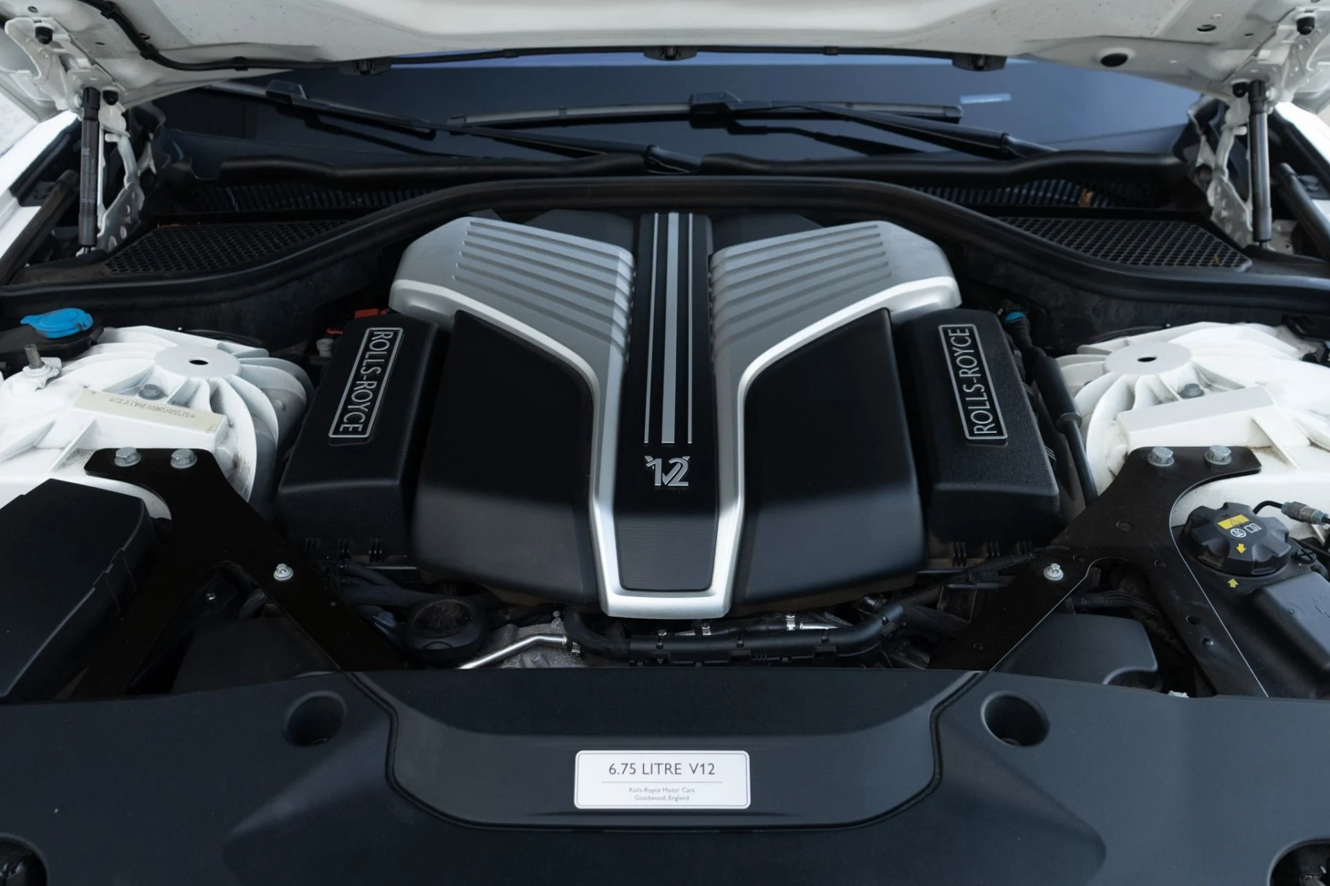 mph038_2499452790_Used_2022_Rolls_Royce_Ghost_1771452003_de2d5cce54